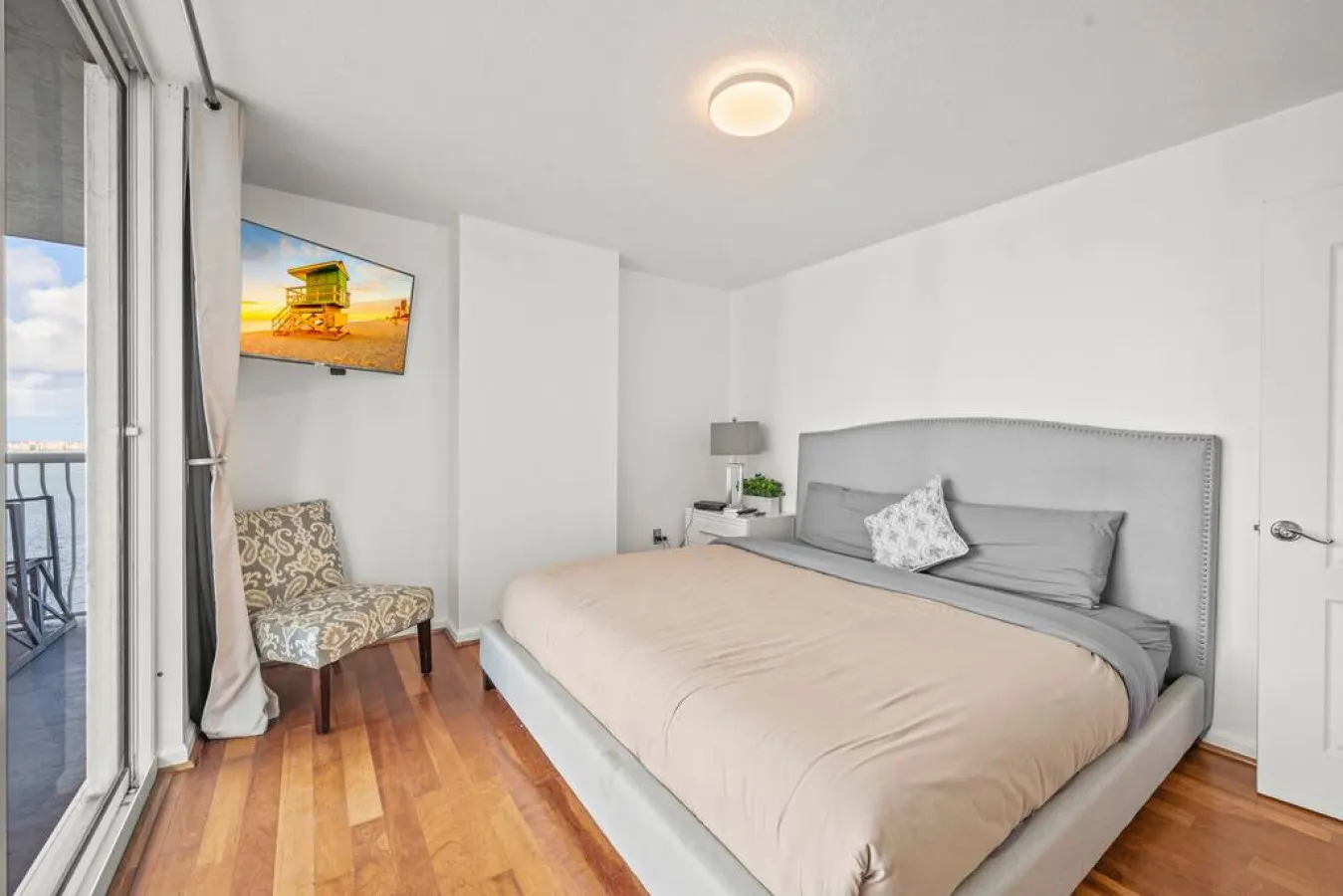 INCREDIBLE 3 BEDROOMS UNIT 14