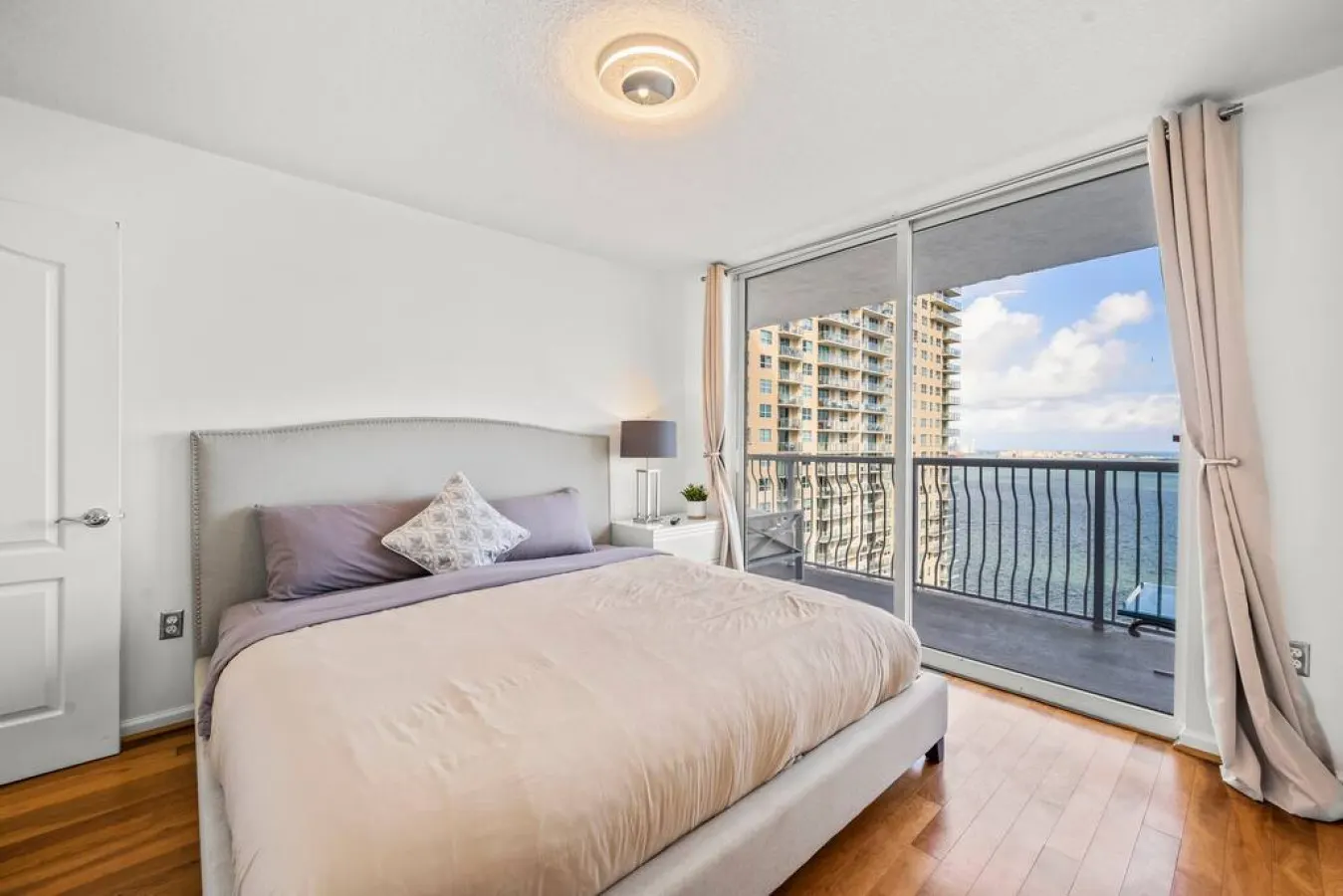 INCREDIBLE 3 BEDROOMS UNIT 16