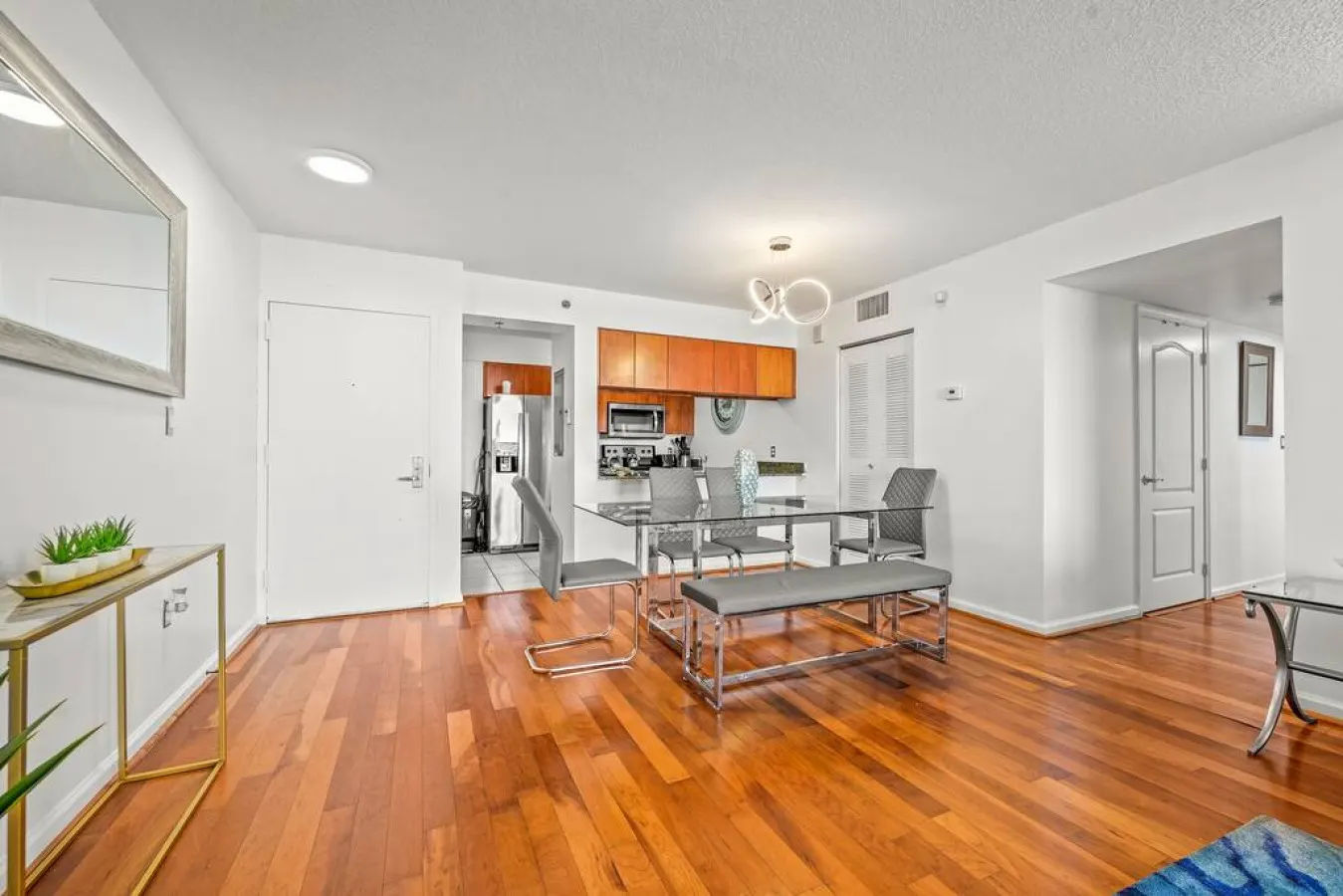 INCREDIBLE 3 BEDROOMS UNIT 19