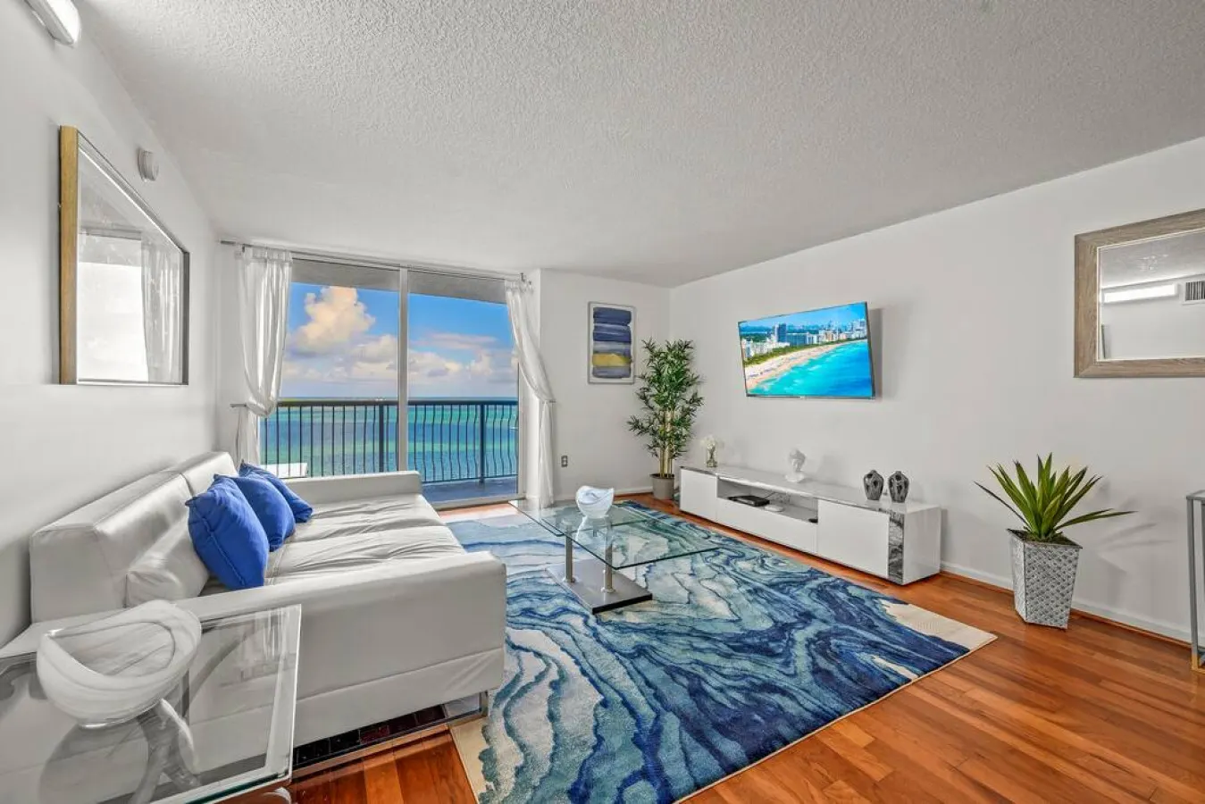 INCREDIBLE 3 BEDROOMS UNIT 3