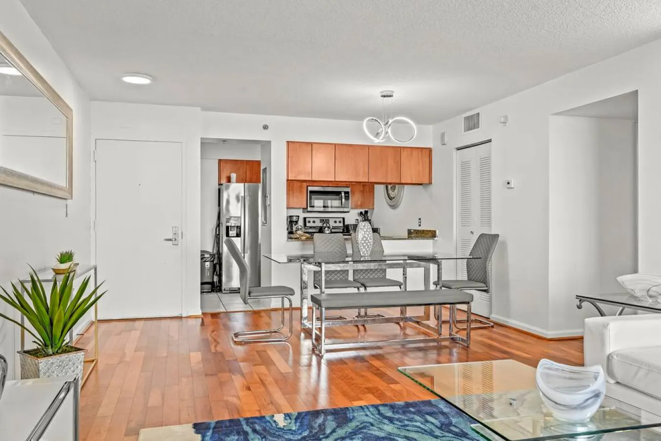 INCREDIBLE 3 BEDROOMS UNIT 5