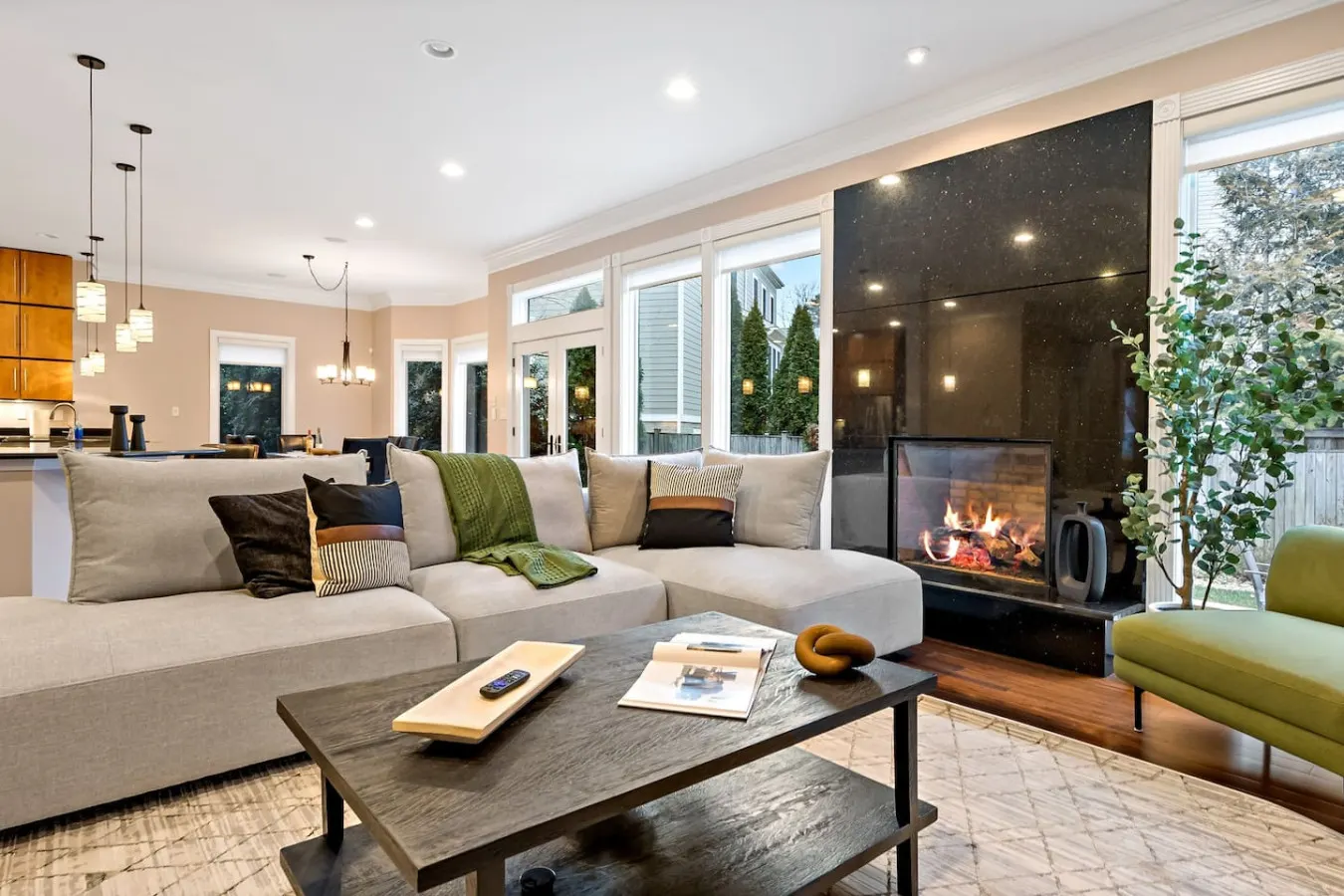 Luxurious 6BR: Theater, Gym, Jacuzzi, Spa, Grill, Free Parking! — photo 4