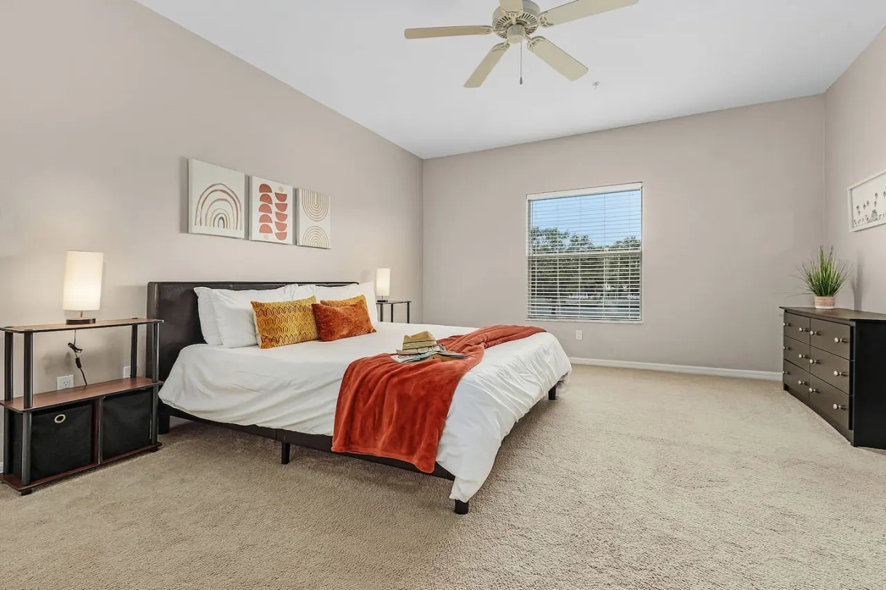 Modern Townhouse close to beaches 13