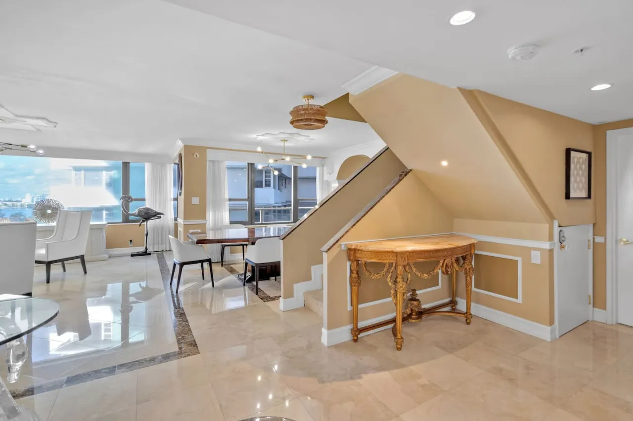 Huge Beachfront 2400sqft 5BR/5BA Ocean View 2