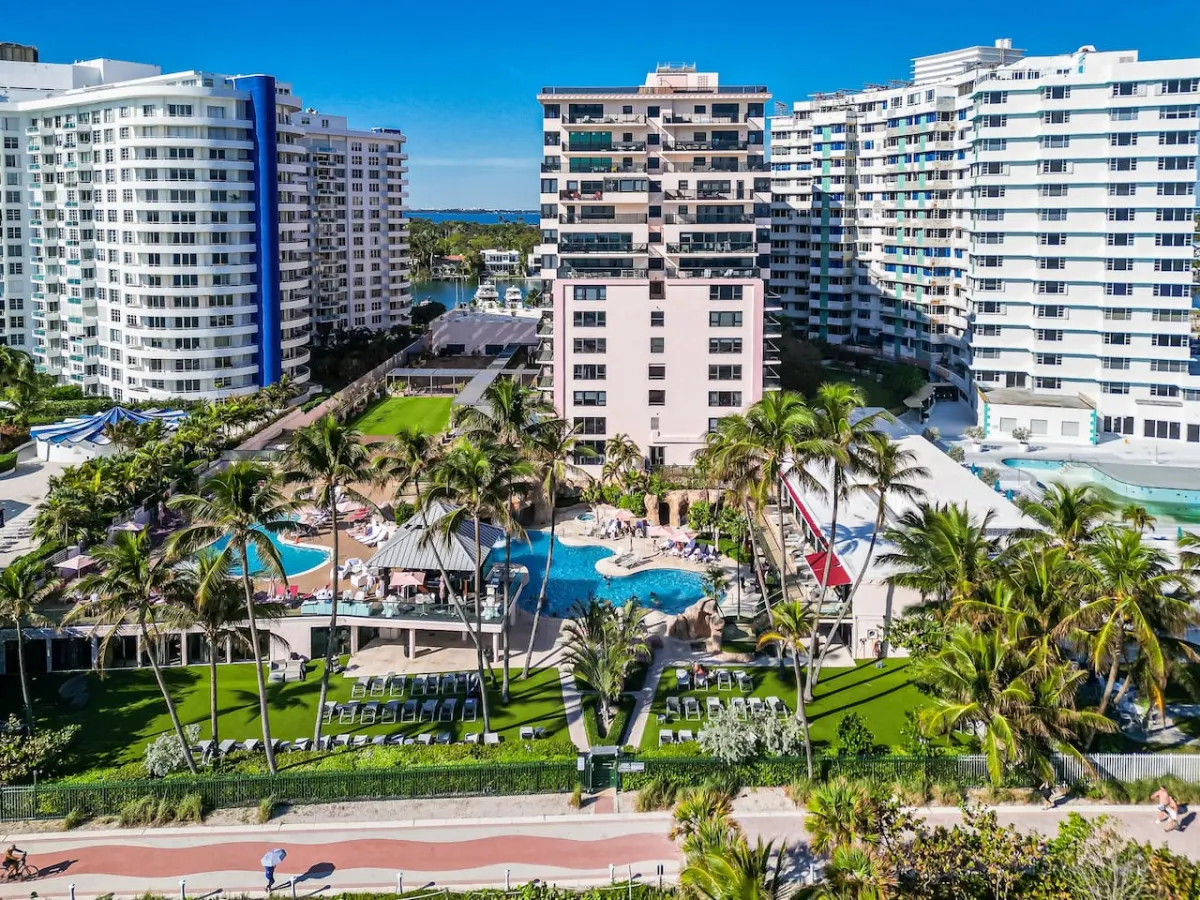 Huge Beachfront 2400sqft 5BR/5BA Ocean View 9