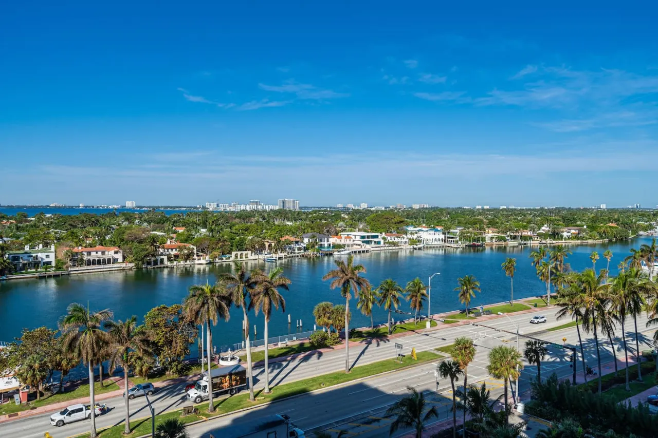 Huge Beachfront 2400sqft 5BR/5BA Ocean View 16