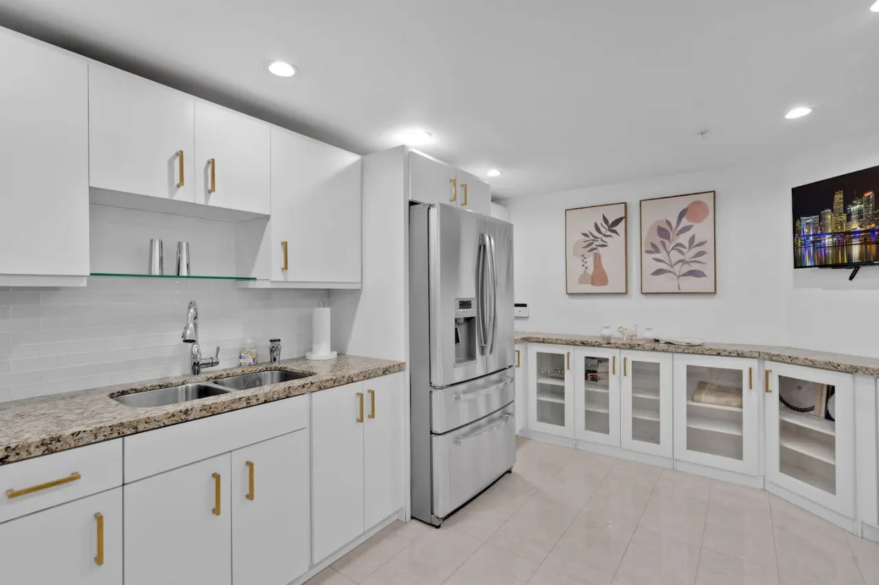 Huge Beachfront 2400sqft 5BR/5BA Ocean View 17
