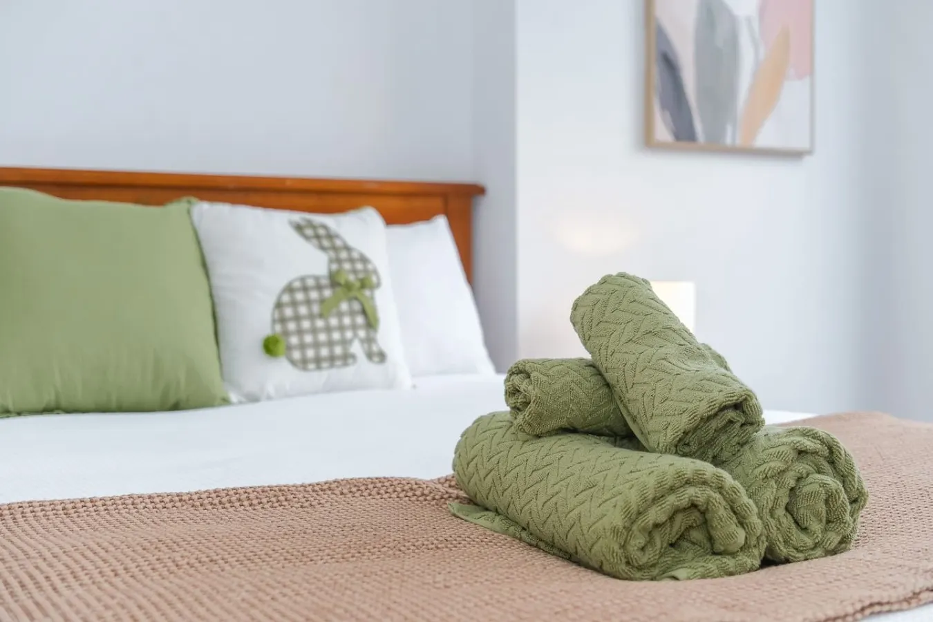 Designer 1BR Apt Rooftop Oasis & Fast CBD Access 18