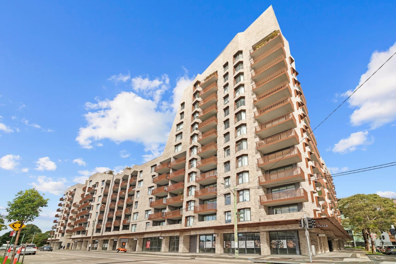 Designer 1BR Apt Rooftop Oasis & Fast CBD Access 6