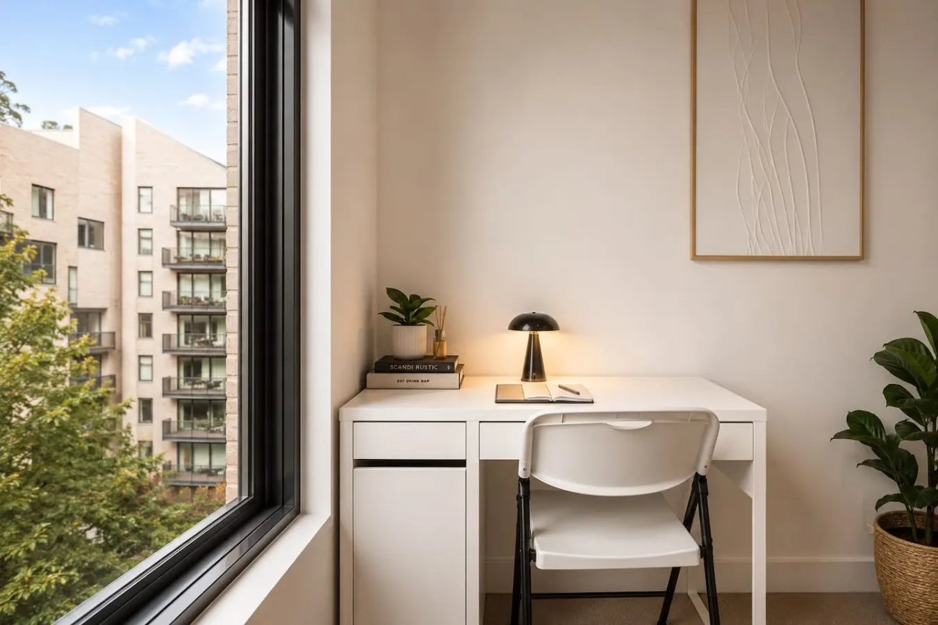 Designer 1BR Apt Rooftop Oasis & Fast CBD Access 7