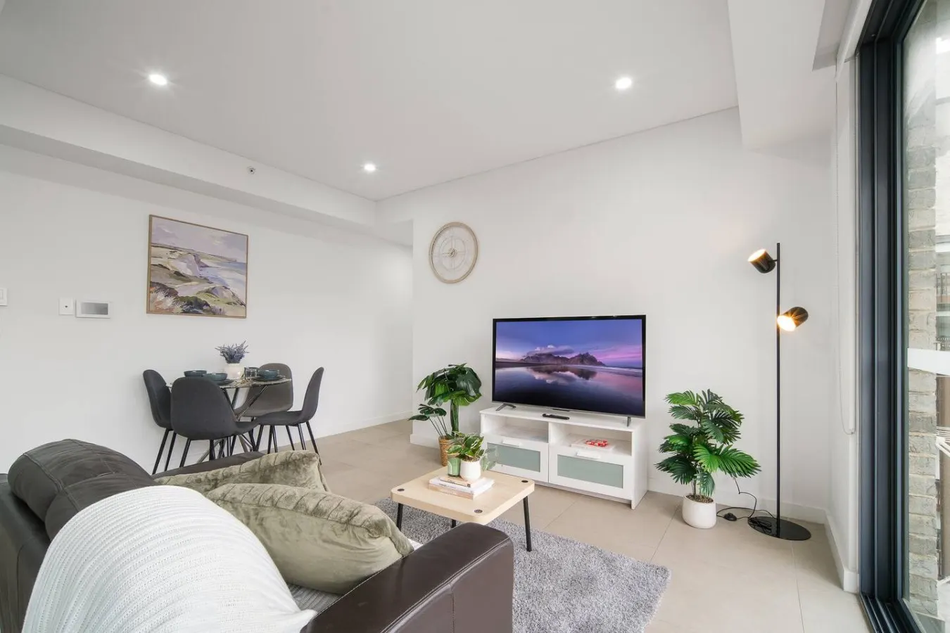 Designer 1BR Apt Rooftop Oasis & Fast CBD Access 8