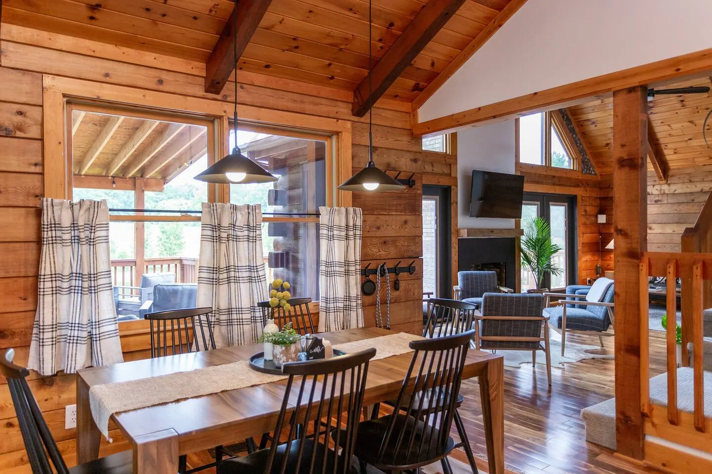 Stunning 25-Acre Oxford Escape Waterfront BBQ 4