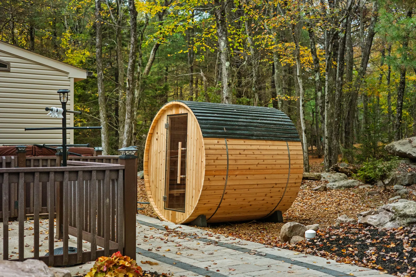 Game Room, Hot Tub & Sauna, evcharger, kayaks/lake — photo 2