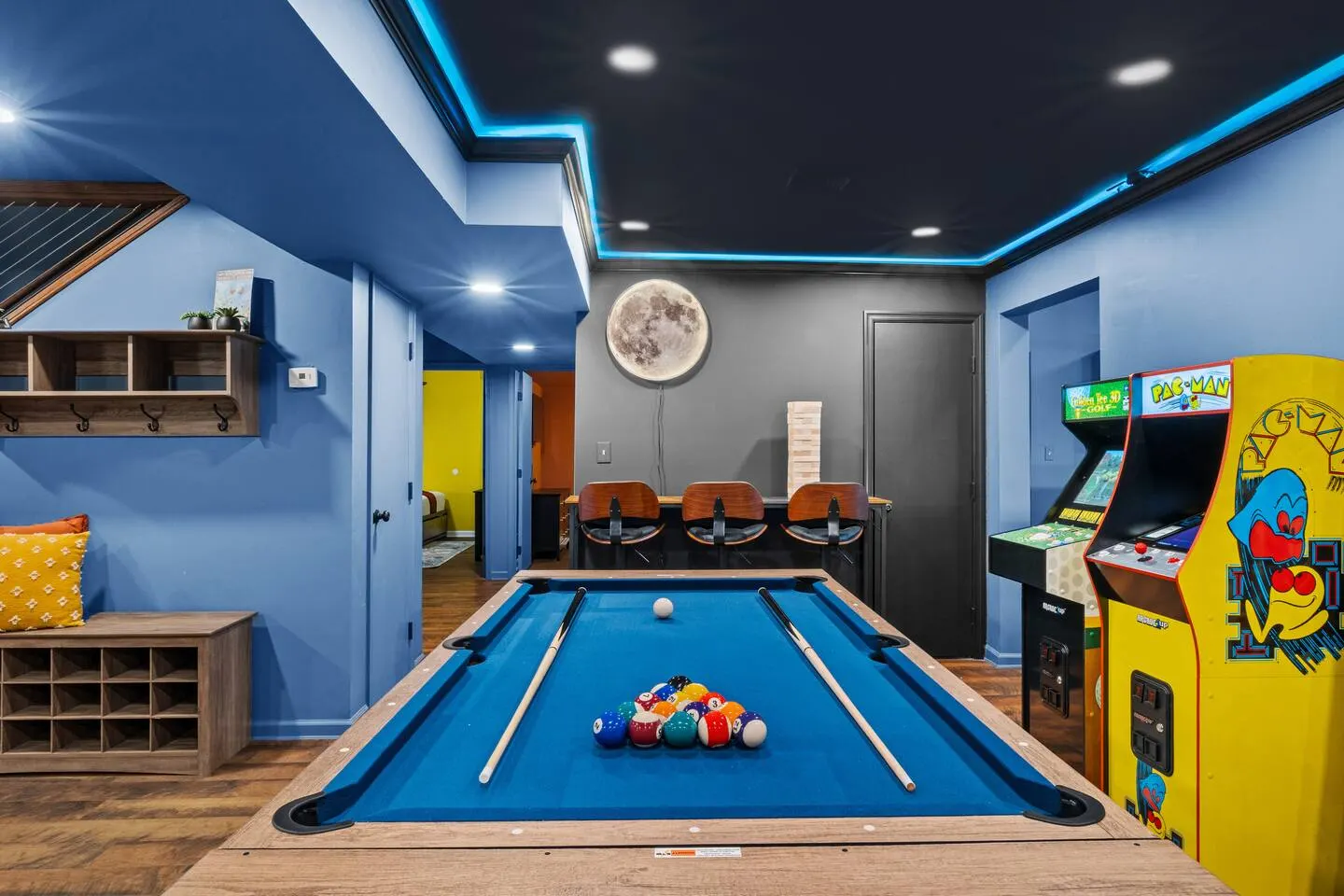 Game Room, Hot Tub & Sauna, evcharger, kayaks/lake 10