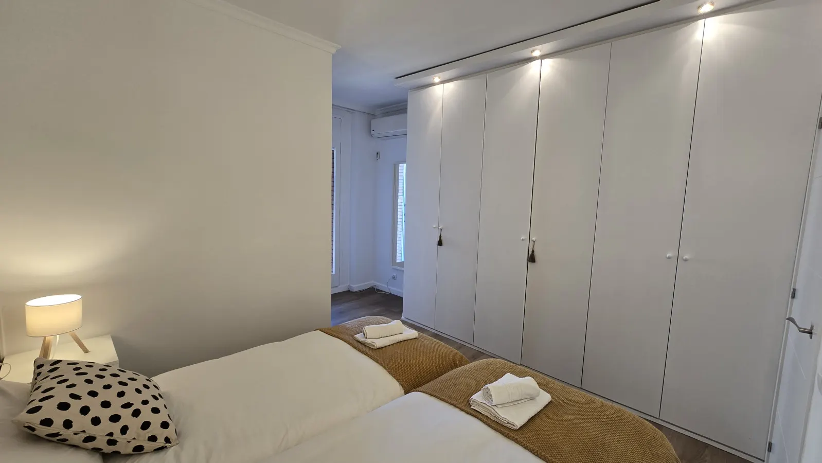 Opening Doors Monumental - Roomy & bright 7 beds 11