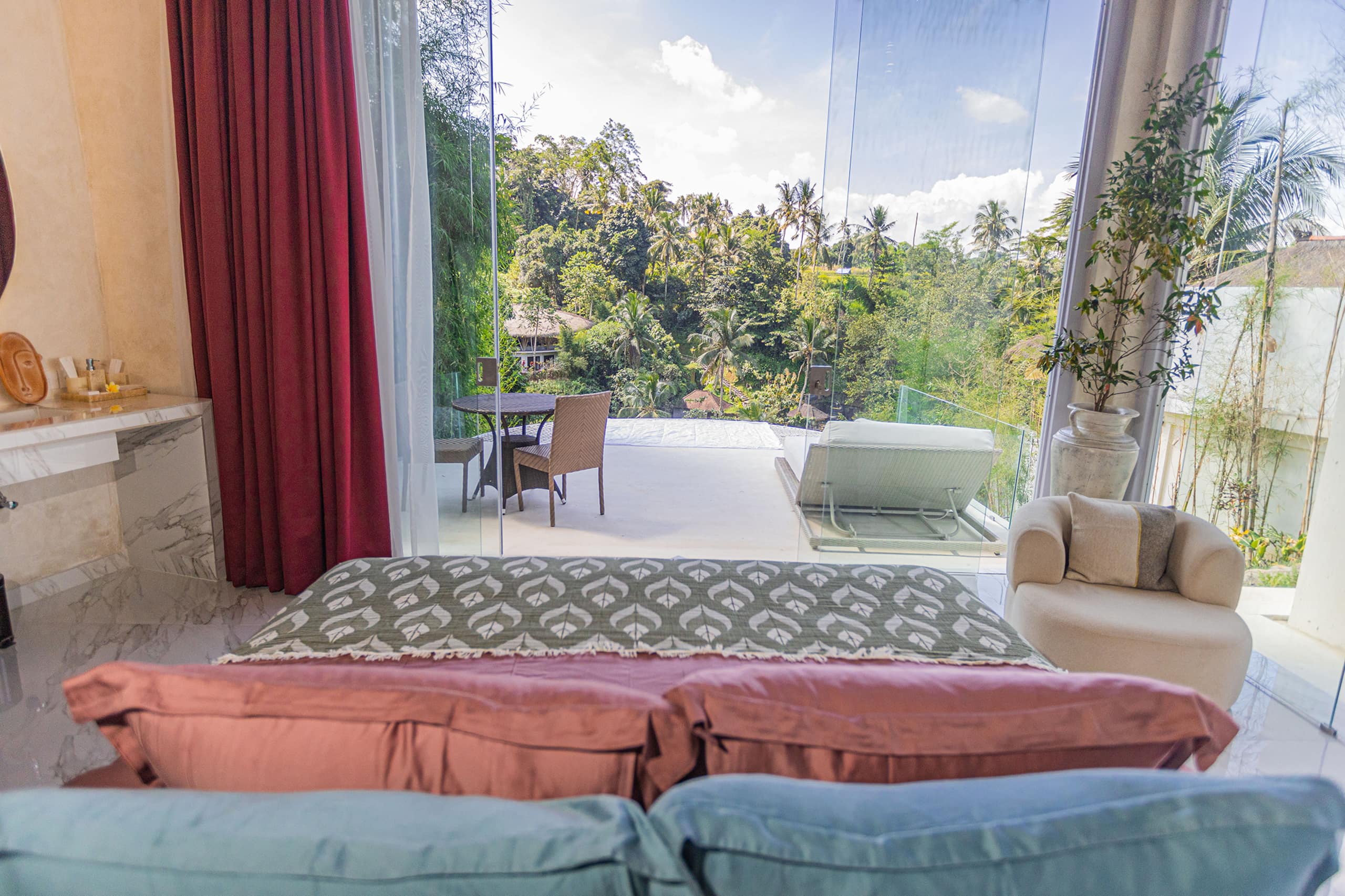 Viral Luxe Jungle Hideout @ VillaCellaBella 6