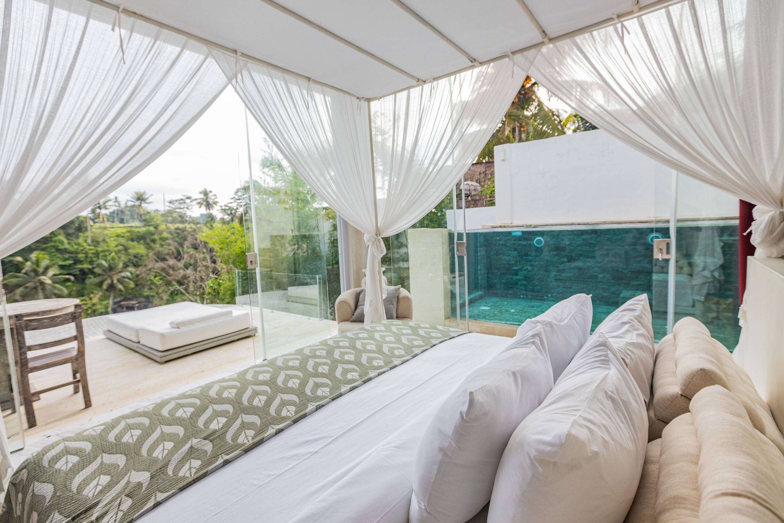 Viral Luxe Jungle Hideout @ VillaCellaBella 18