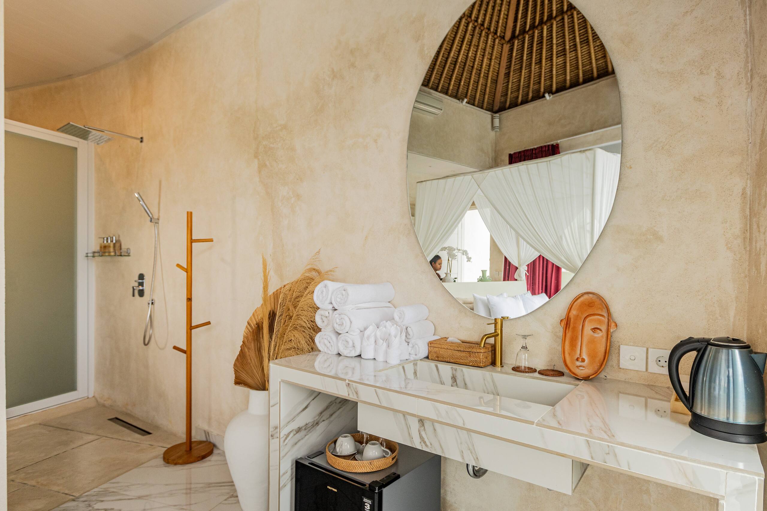Viral Luxe Jungle Hideout @ VillaCellaBella 20