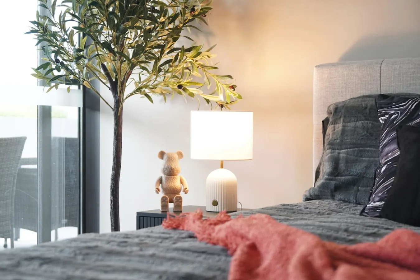 Airport & CBD Access 3BR + 2 Parking 13