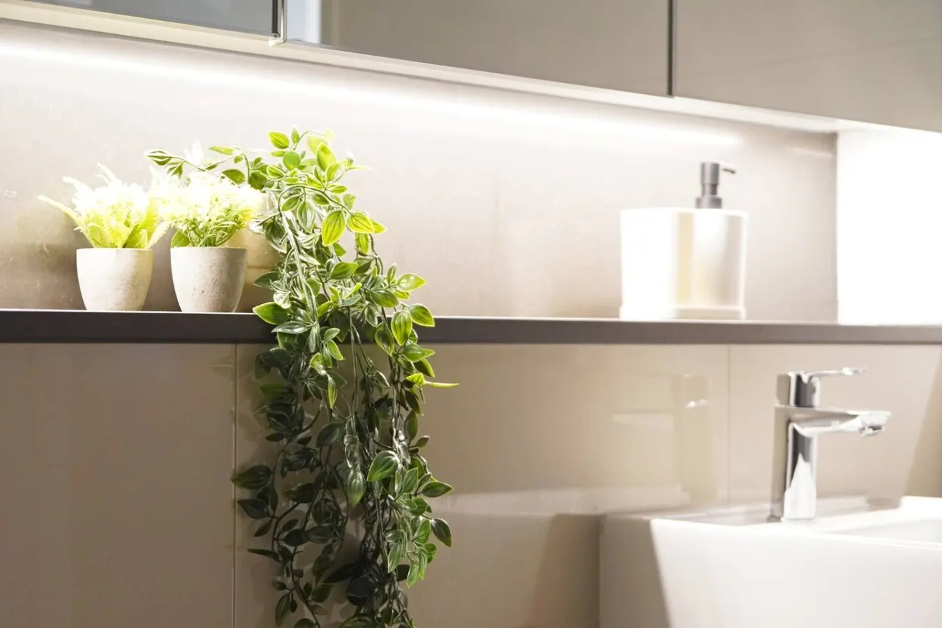 Airport & CBD Access 3BR + 2 Parking 20