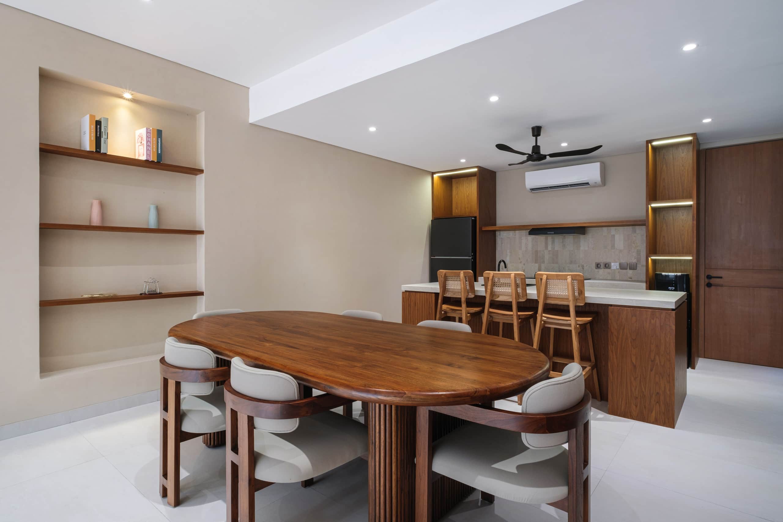 Modern 3BR Villa w/ Pool & Sunken Lounge Canggu — photo 5