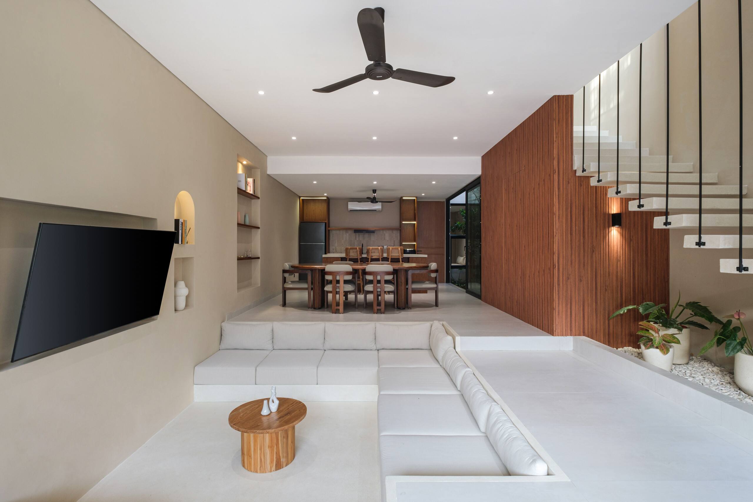 Modern 3BR Villa w/ Pool & Sunken Lounge Canggu — photo 4