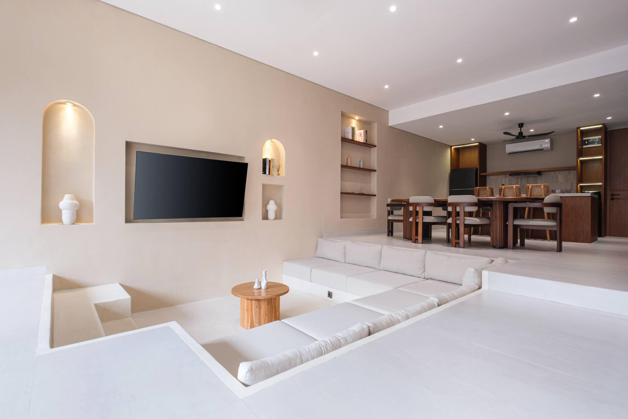 Modern 3BR Villa w/ Pool & Sunken Lounge Canggu — photo 1