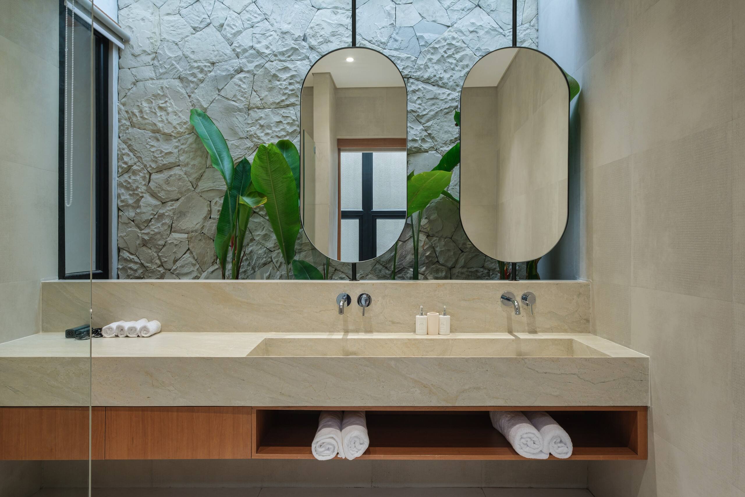 Modern 3BR Villa w/ Pool & Sunken Lounge Canggu 32