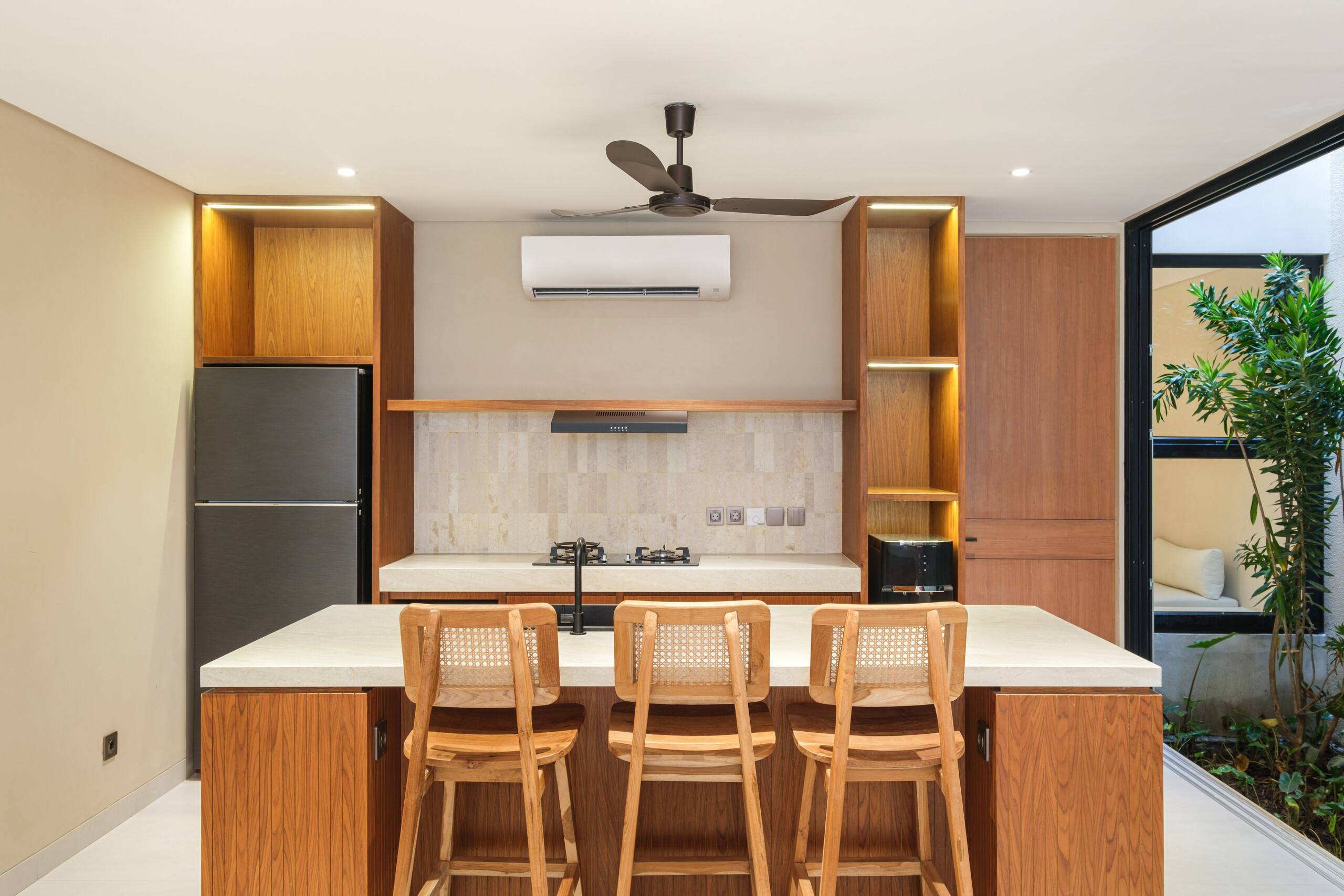 Modern 3BR Villa w/ Pool & Sunken Lounge Canggu 6