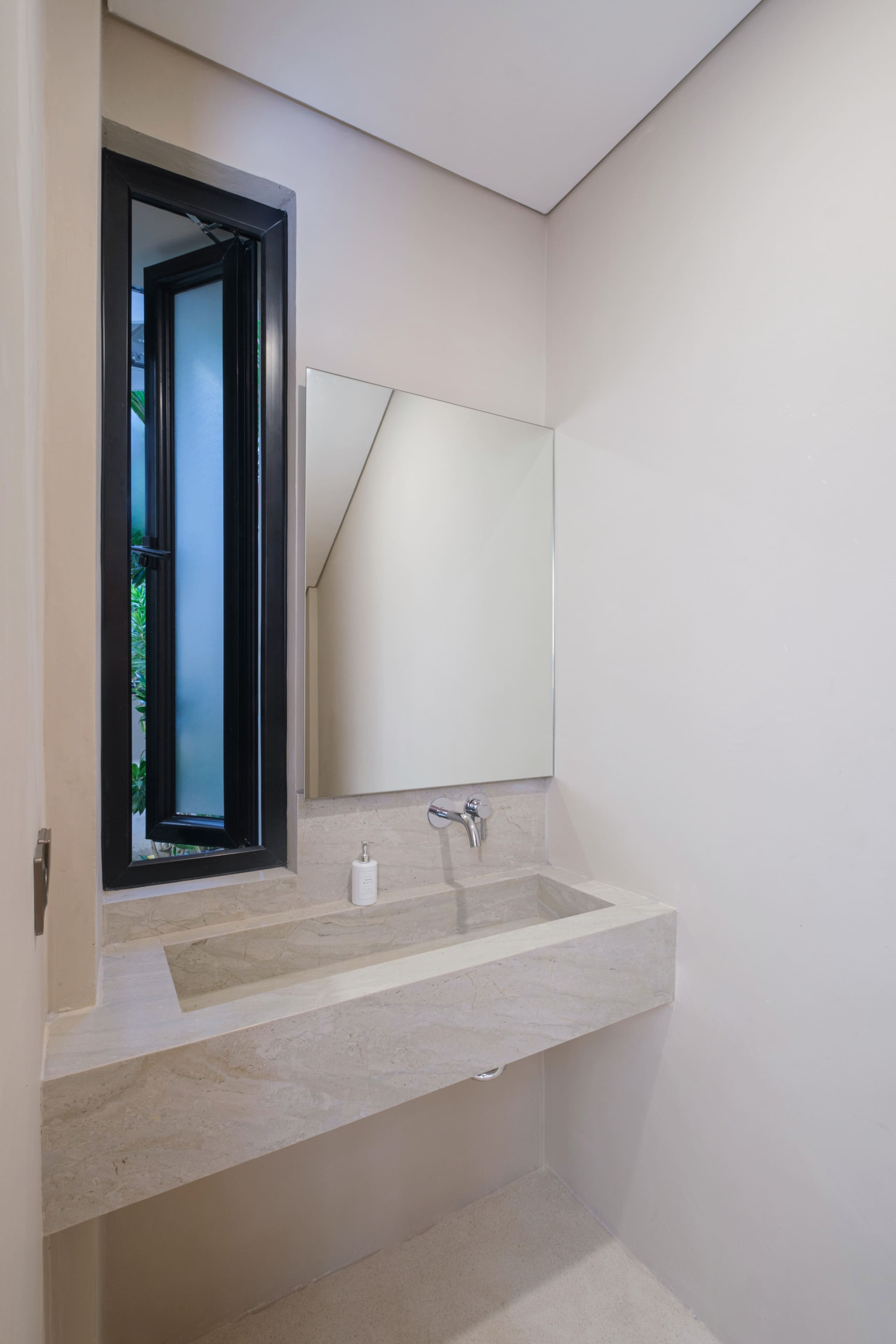 Modern 3BR Villa w/ Pool & Sunken Lounge Canggu 22