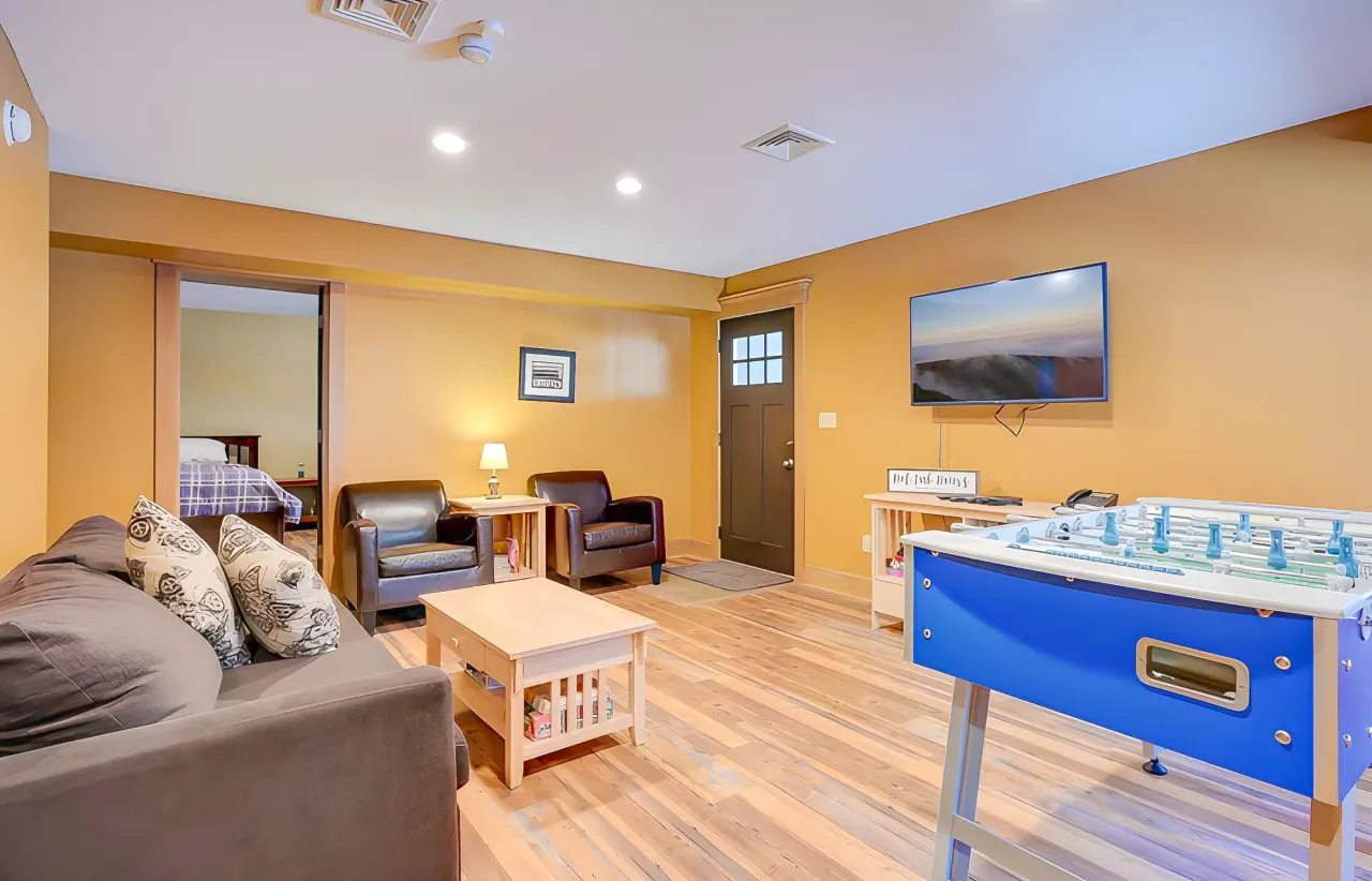 Dog-Friendly Retreat w/ Hot Tub + Firepit N Conway 11