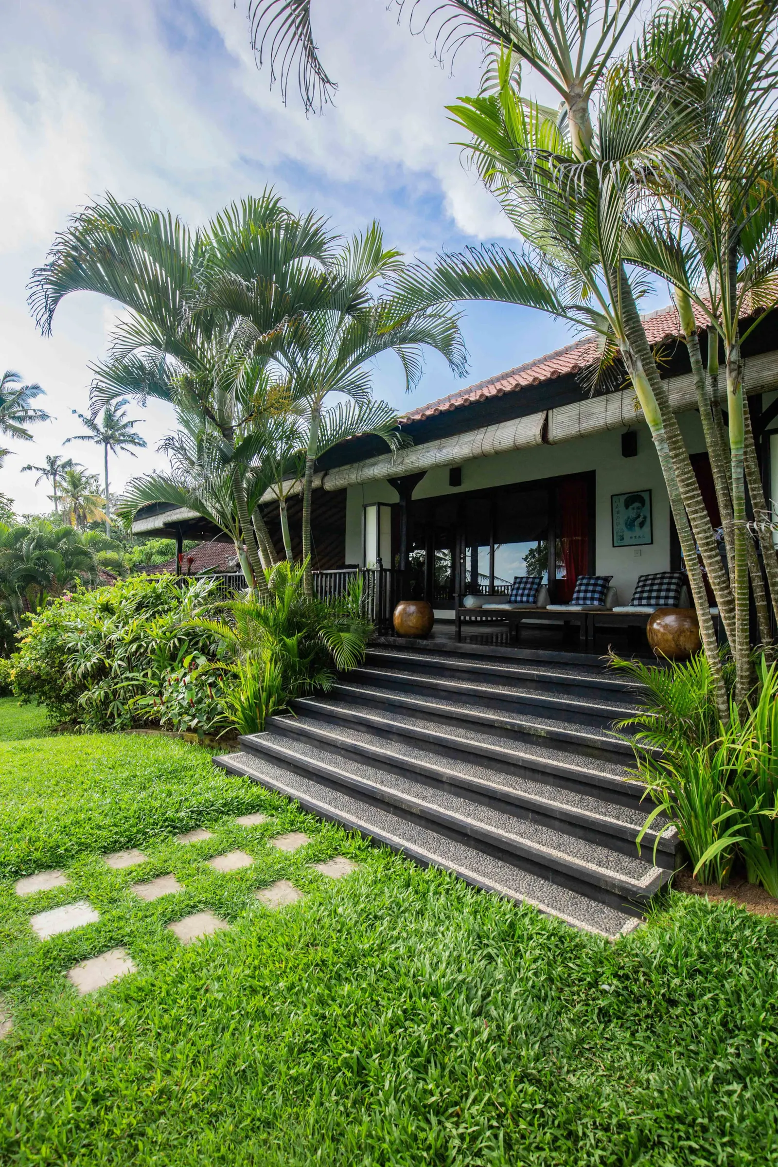 Bali Villa Sansil - Seseh Beachfront Paradise 7