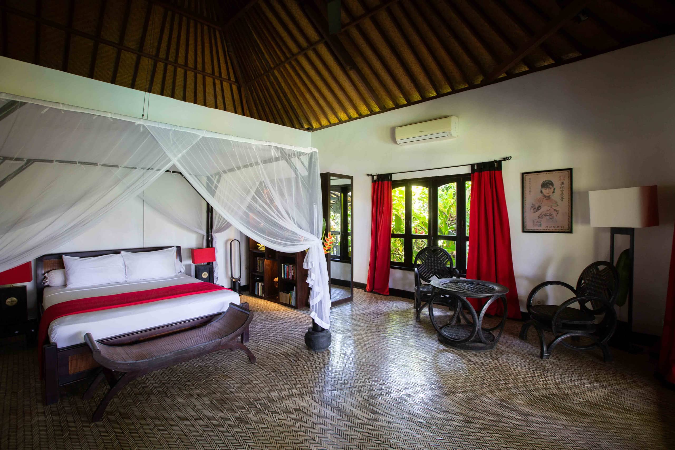Bali Villa Sansil - Seseh Beachfront Paradise 23