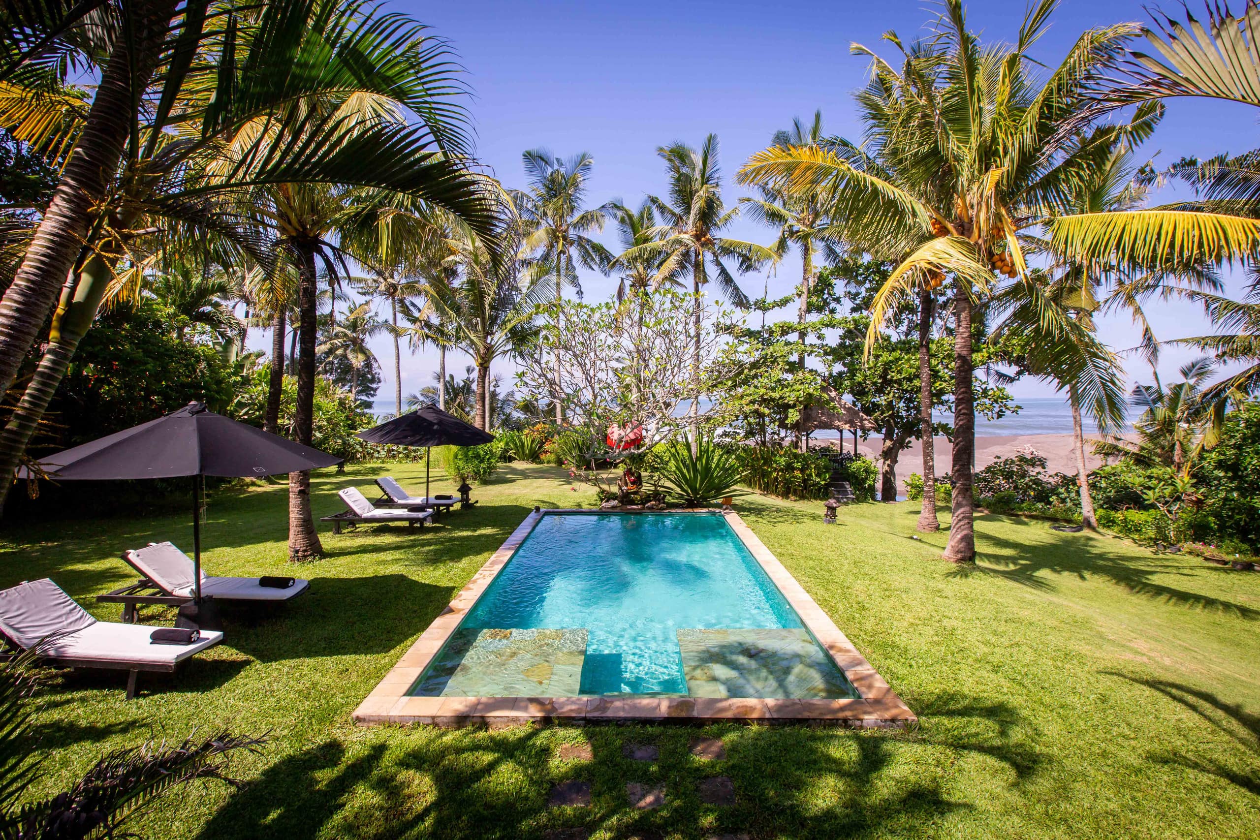 Bali Villa Sansil - Seseh Beachfront Paradise 40