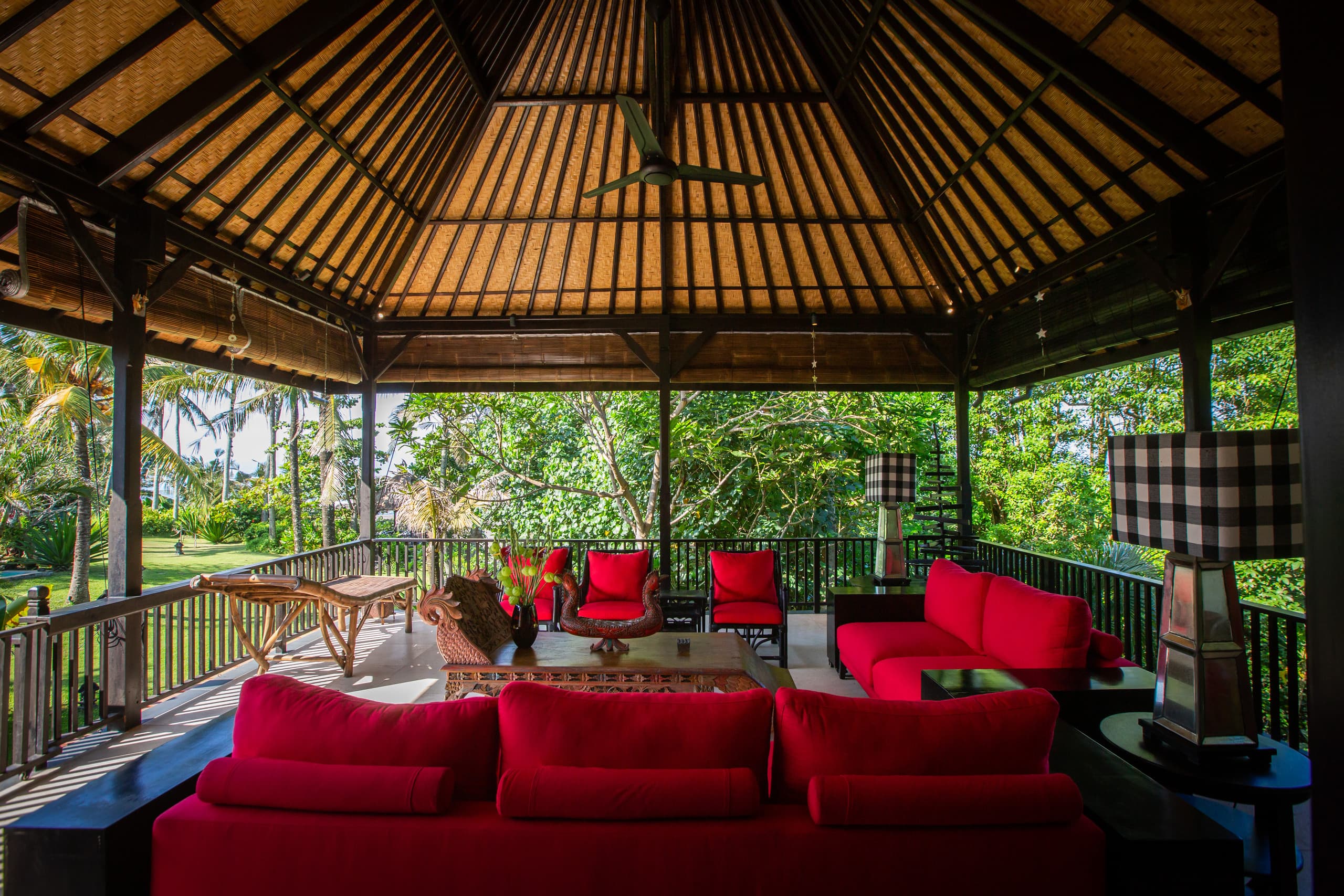 Bali Villa Sansil - Seseh Beachfront Paradise 11