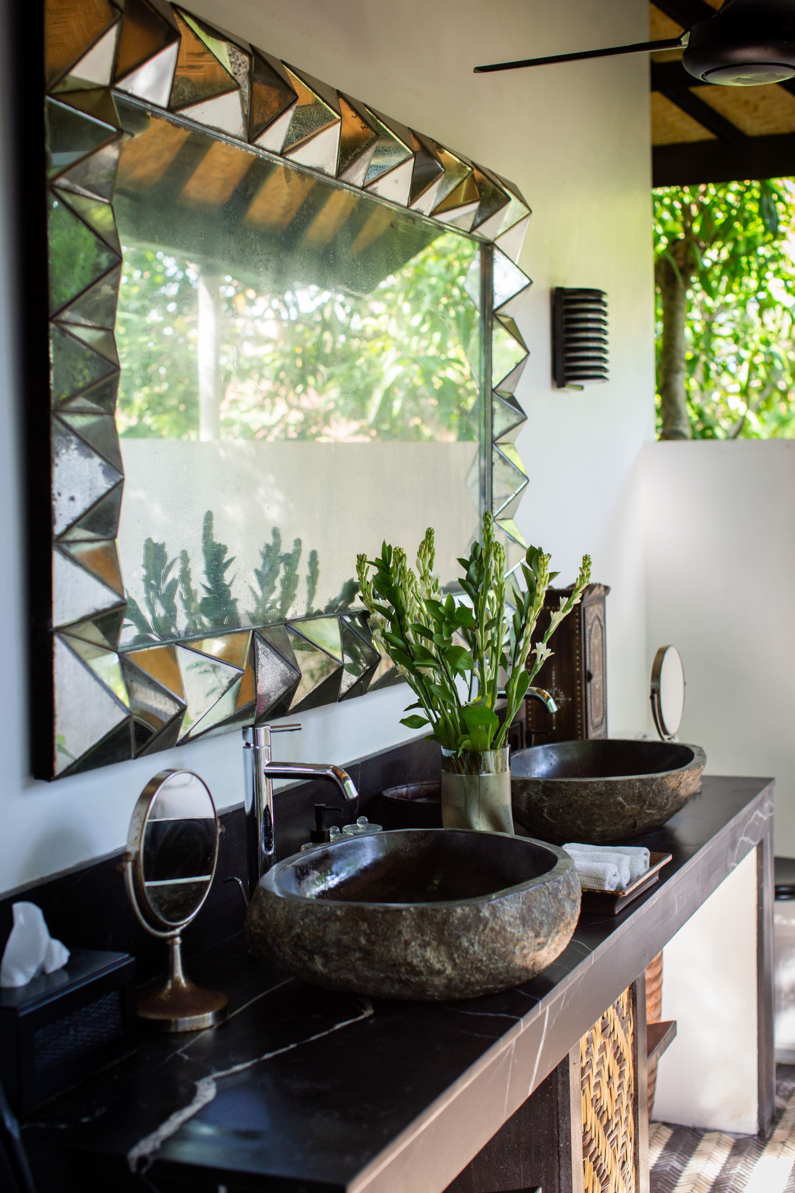 Bali Villa Sansil - Seseh Beachfront Paradise 33