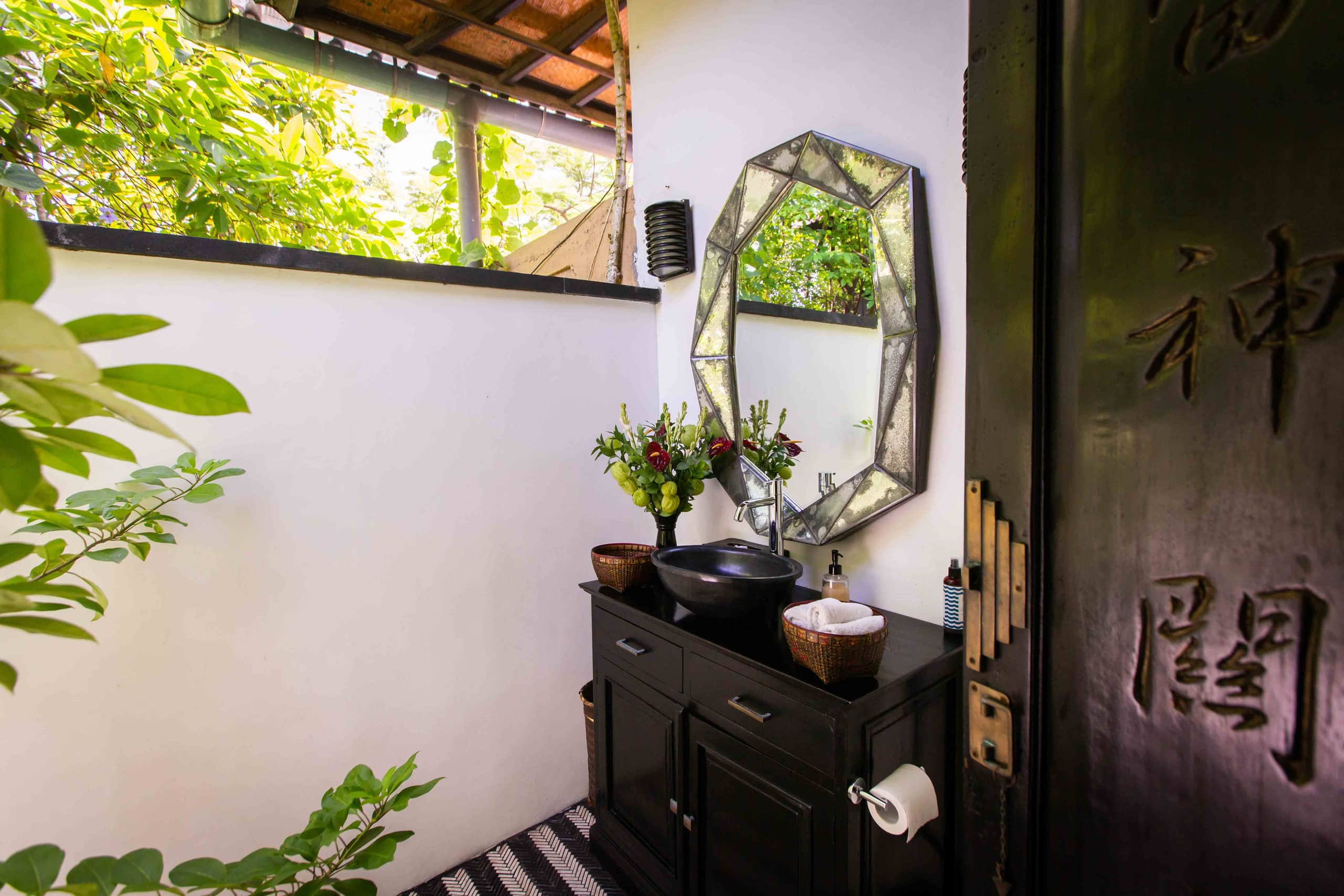 Bali Villa Sansil - Seseh Beachfront Paradise 34