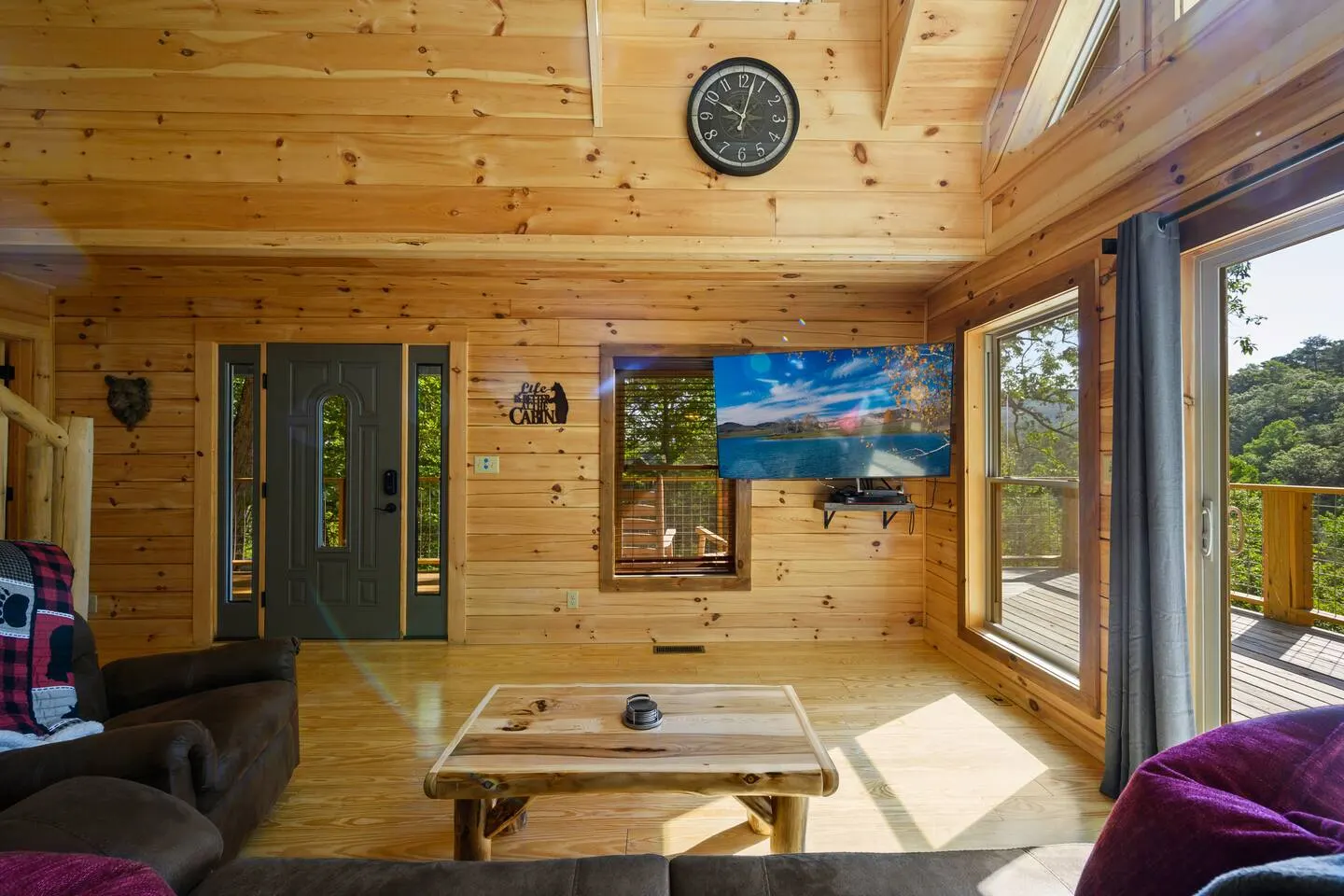 “Mountain Iris” Views! Hot Tub/Games/Dog-Friendly 10
