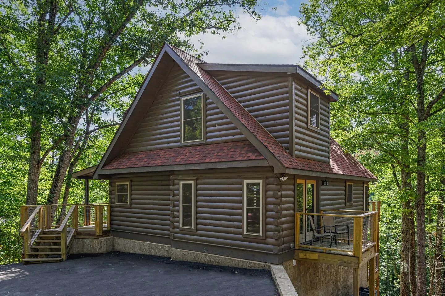 “Mountain Iris” Views! Hot Tub/Games/Dog-Friendly 14
