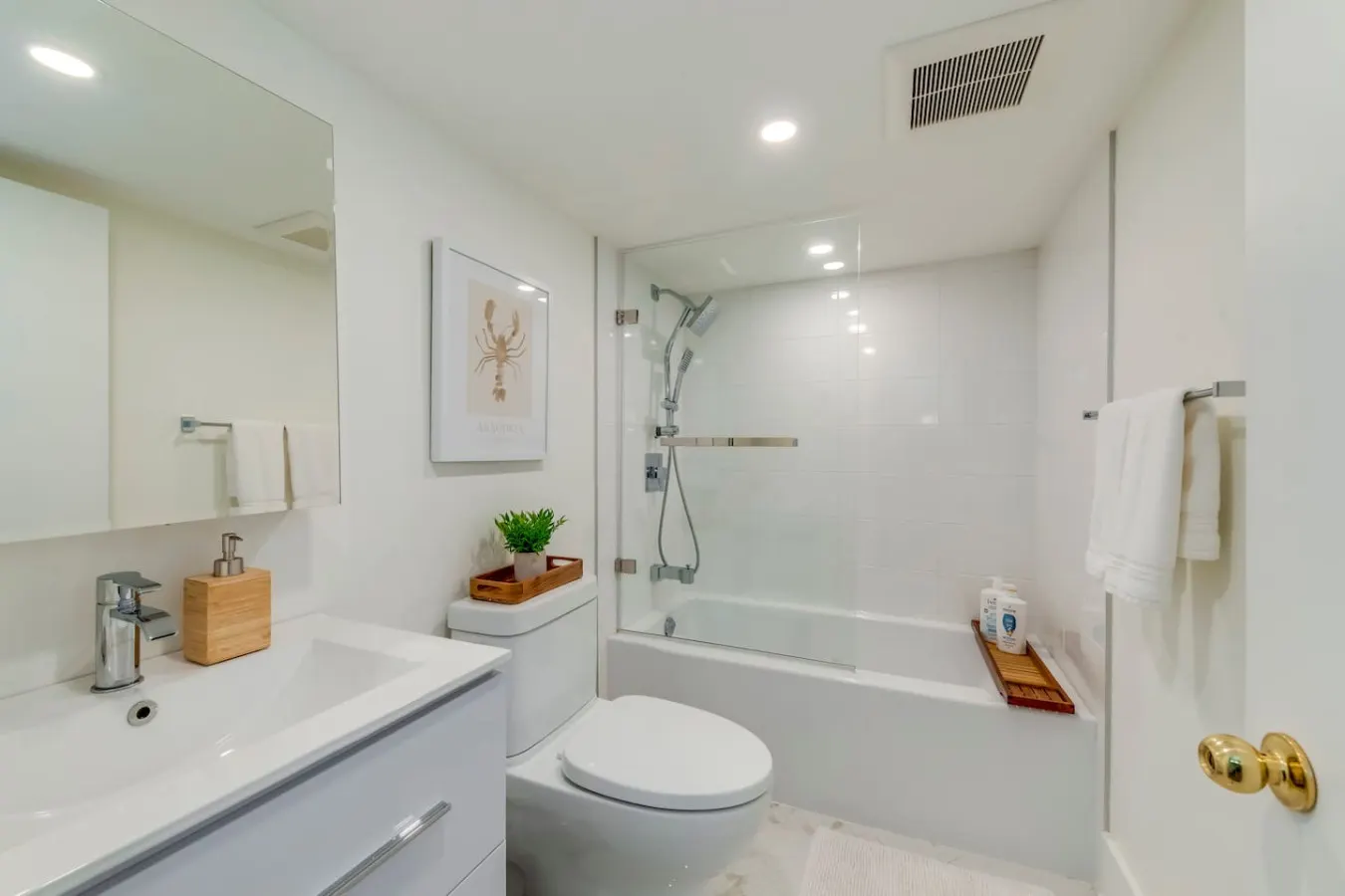 Designer 1BR Retreat Steps to Little Italy 6
