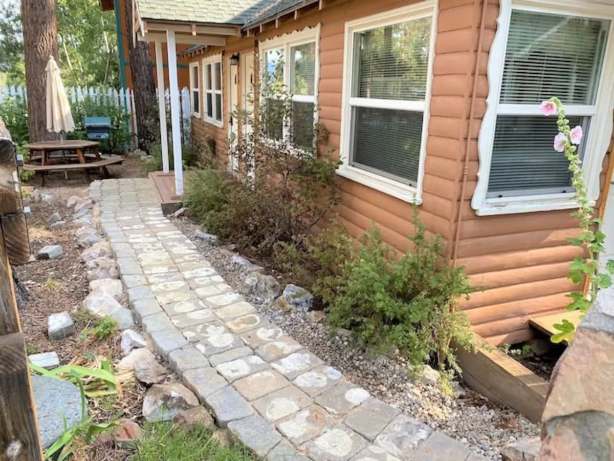Charming Timber Haven Lodge (1BRM-4guest) Cabin #2 4