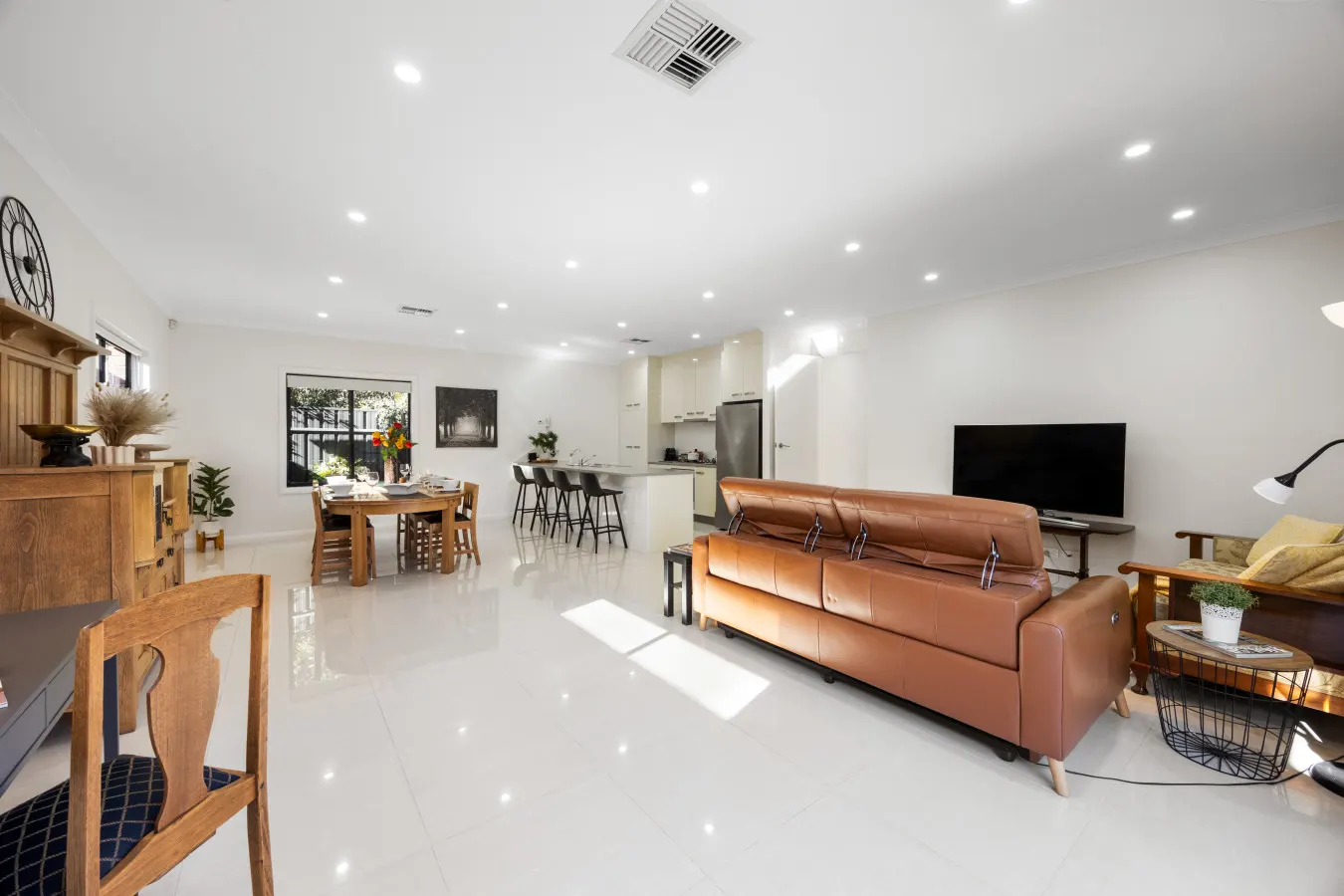 Clay & Clover—Best Location Where City Meets Coast 9