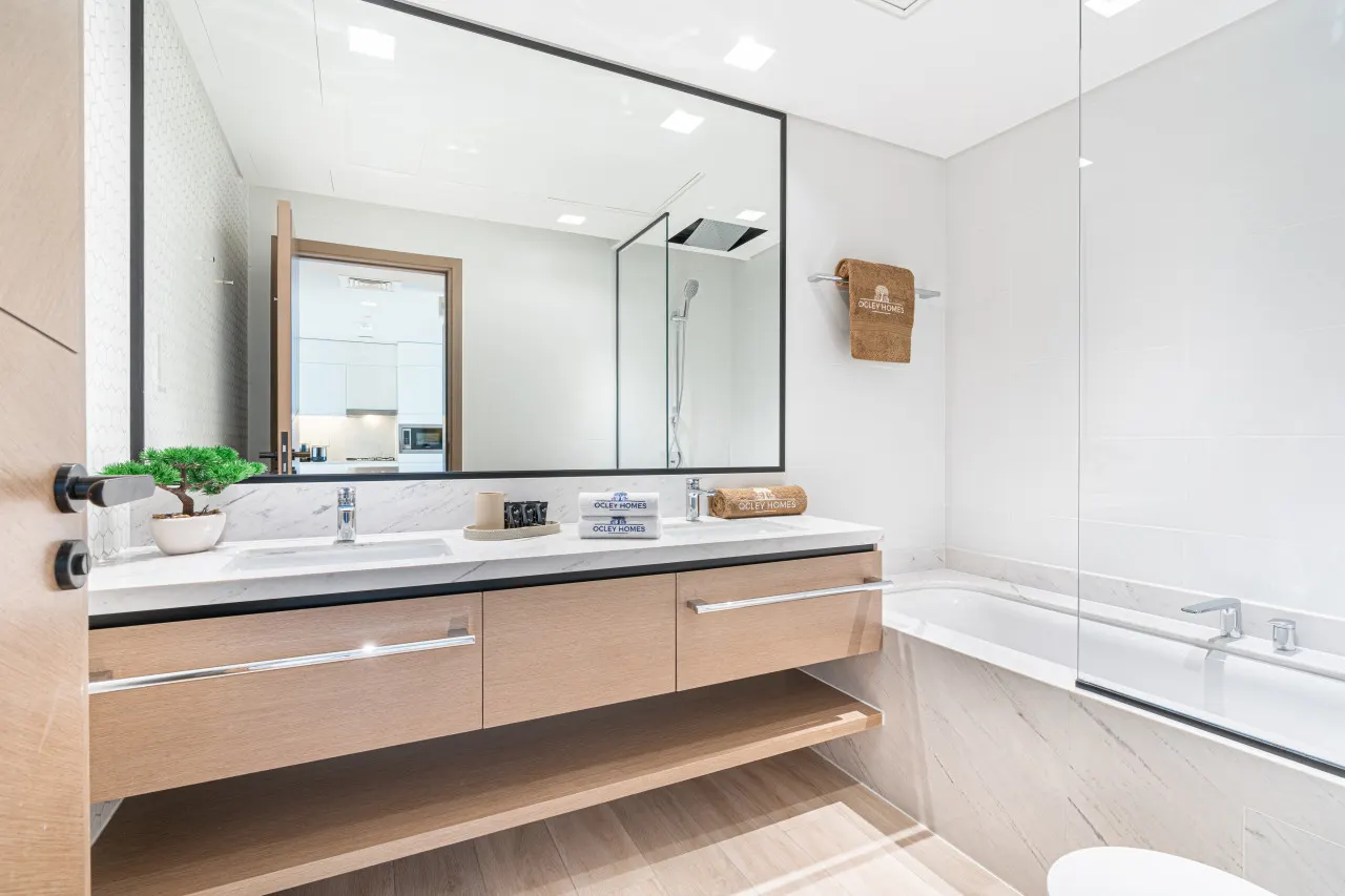 Stunning Home in Palace Residences on 41st Floor 15