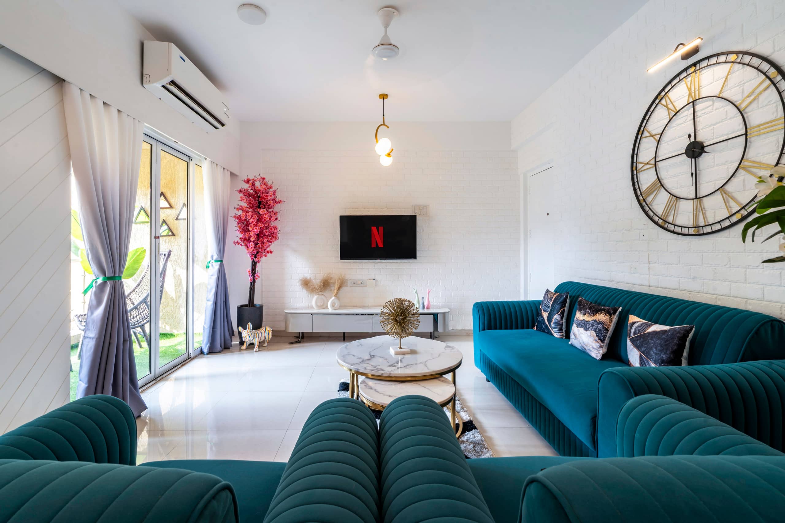 Whiteden by Alpha stays Goa. Anjuna/Vagator 8