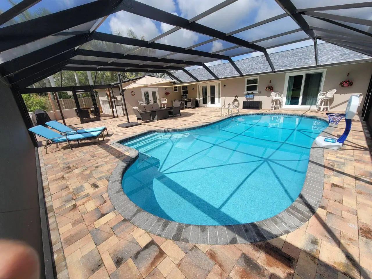 IMG Retreat • Heated Pool • 4BR