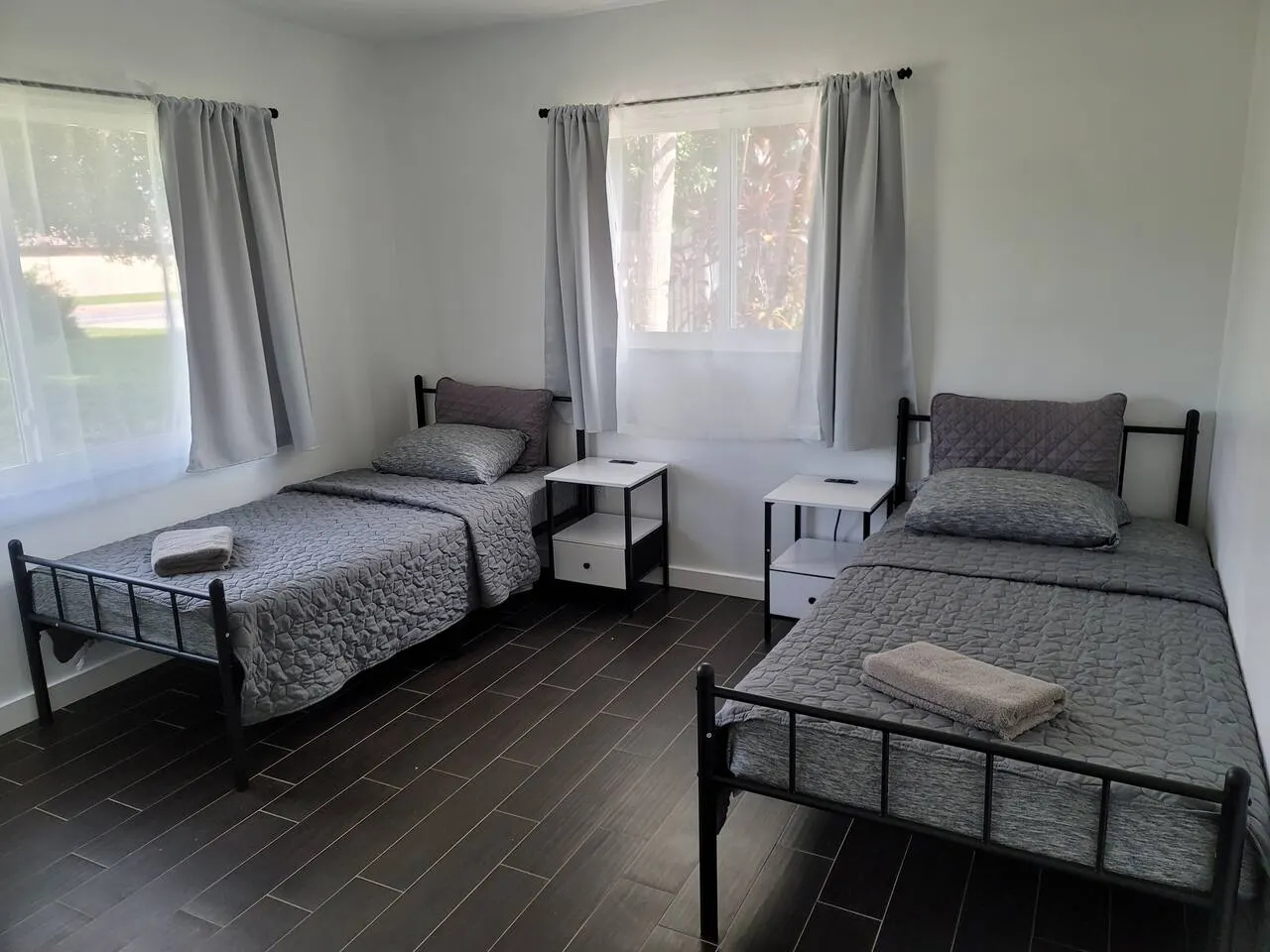 IMG Retreat Heated Pool 4BR 11