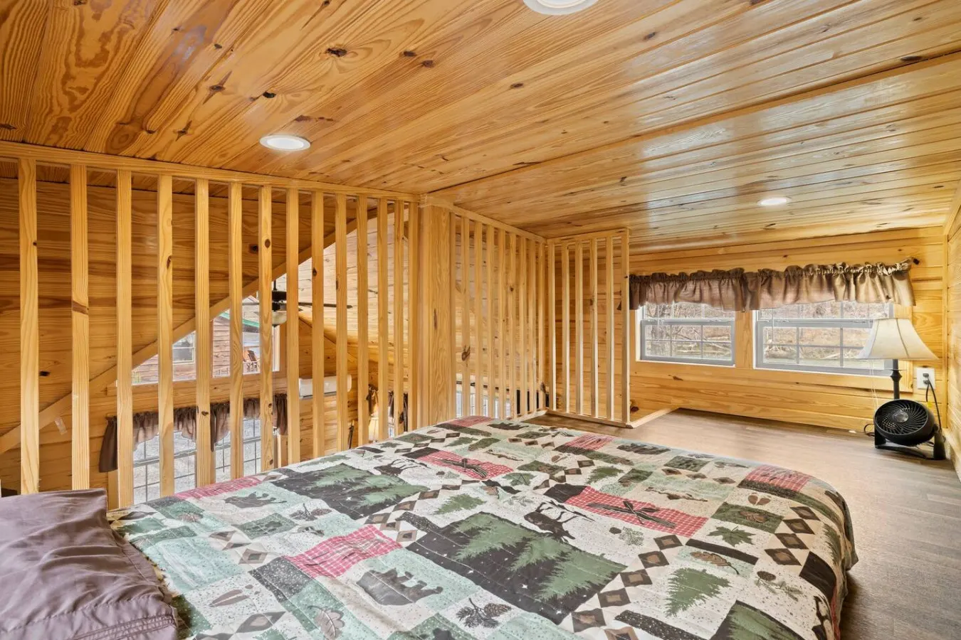 Riverfront Cabin Deck, Fire Pit & Near Smokies 13