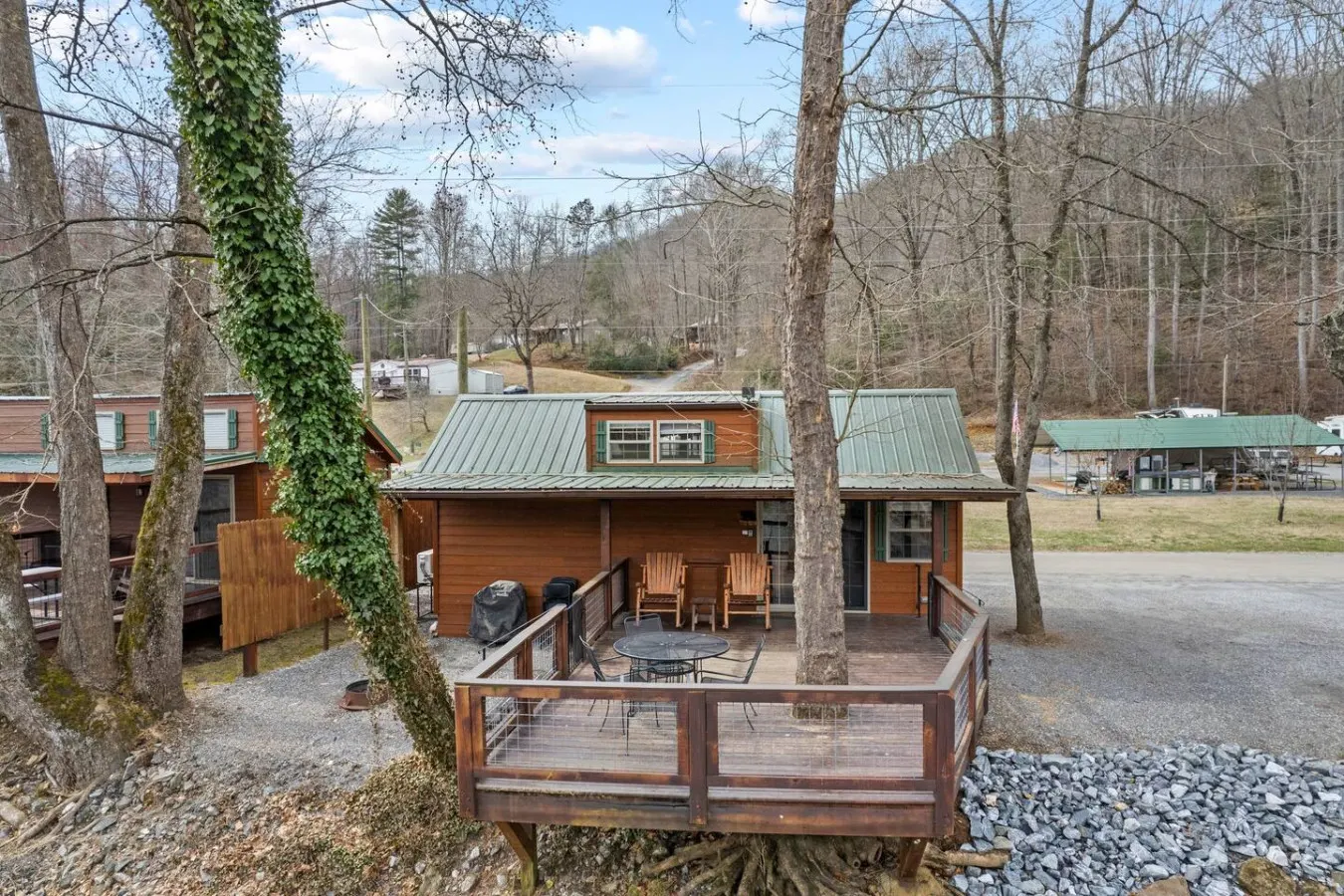 Riverfront Cabin Deck, Fire Pit & Near Smokies 16