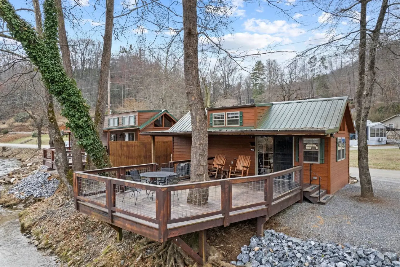 Riverfront Cabin Deck, Fire Pit & Near Smokies 17