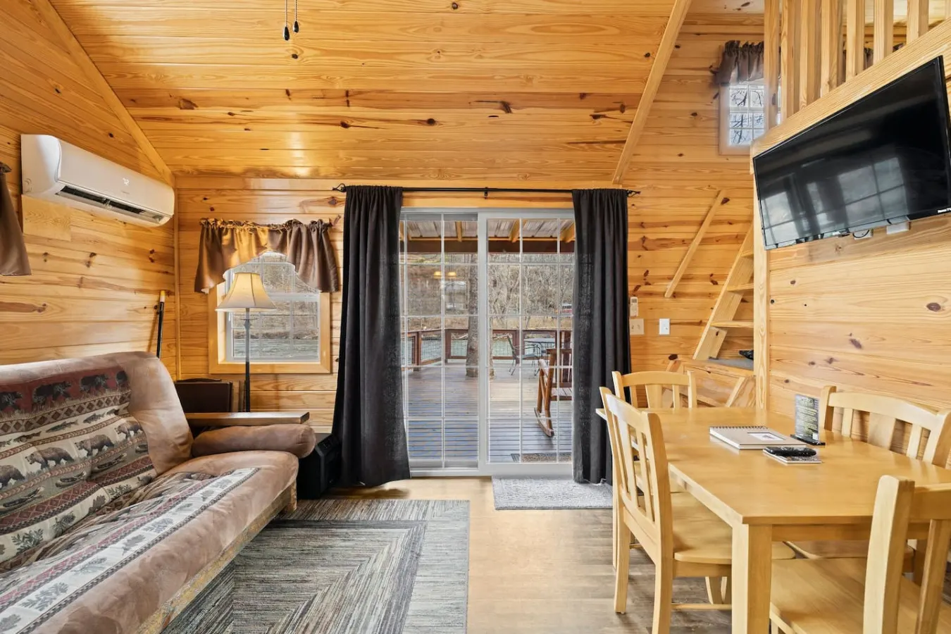 Riverfront Cabin Deck, Fire Pit & Near Smokies 6